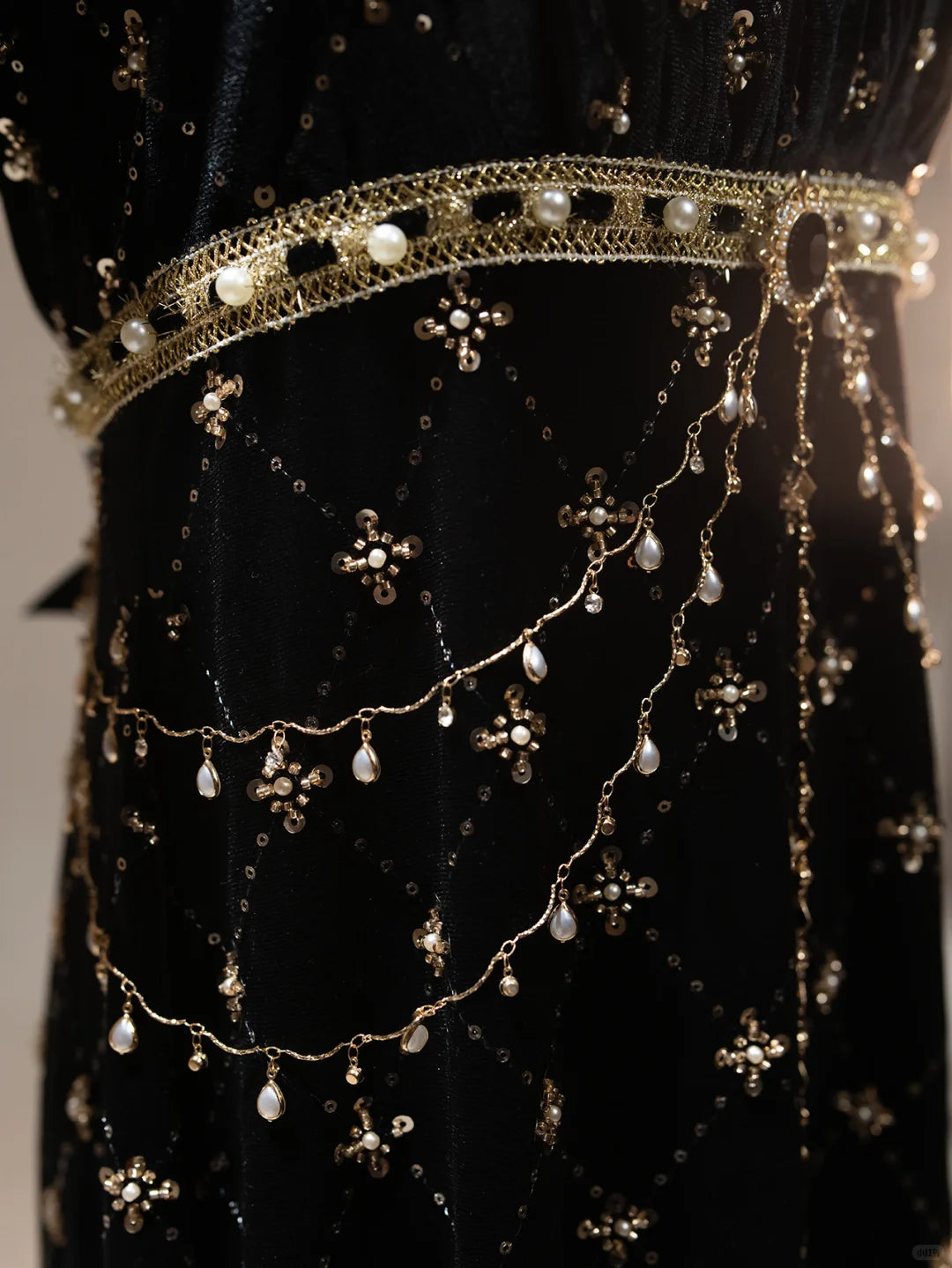 Mirror of Falling Stars Lolita Black Gold Velvet Empire Dress