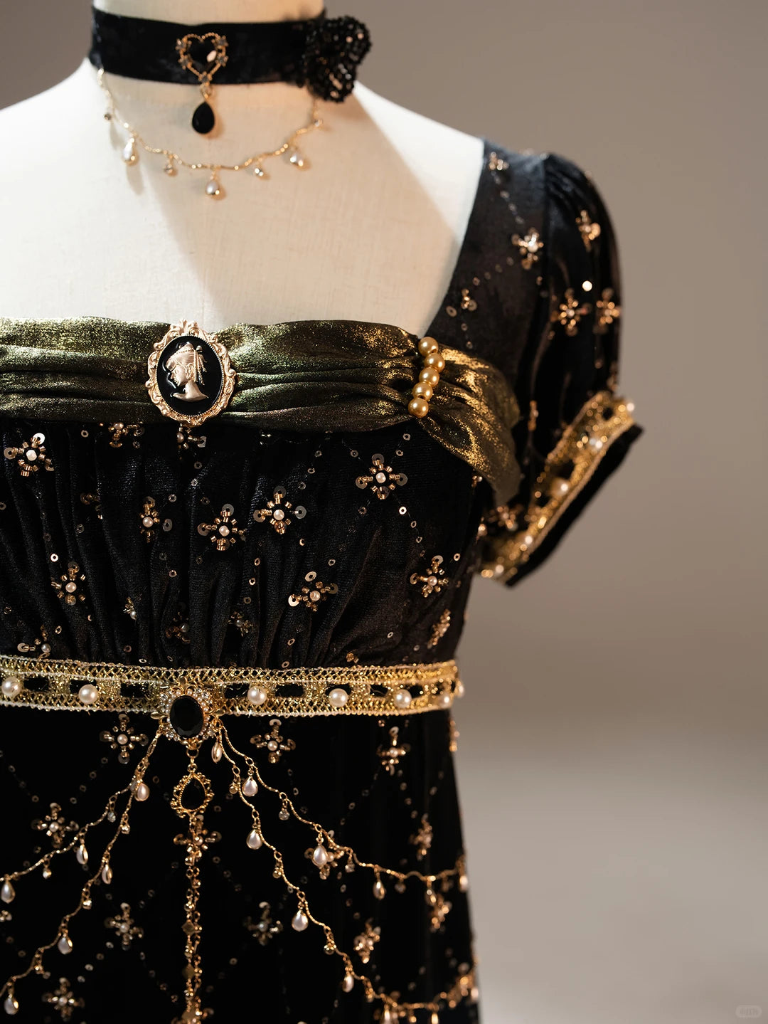 Mirror of Falling Stars Lolita Black Gold Velvet Empire Dress