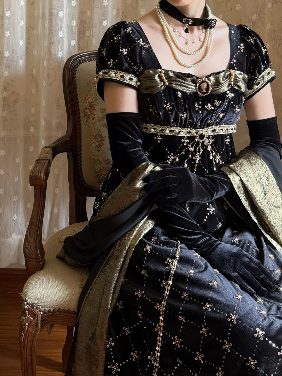 Mirror of Falling Stars Lolita Black Gold Velvet Empire Dress