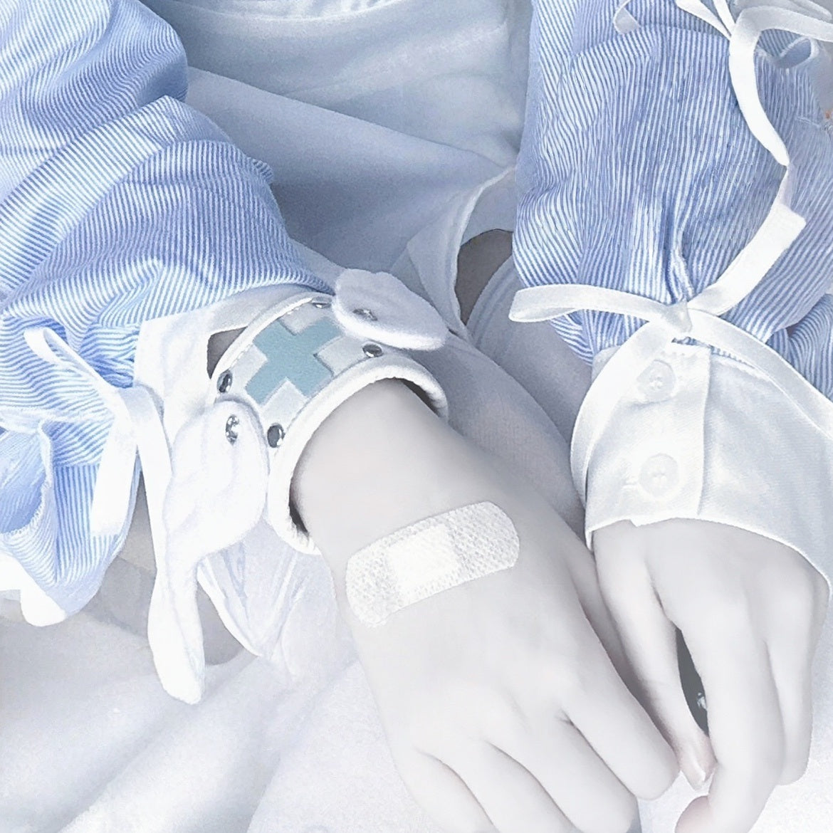 Y2K Kawaii Medical-Style Wing Bracelet LE6010