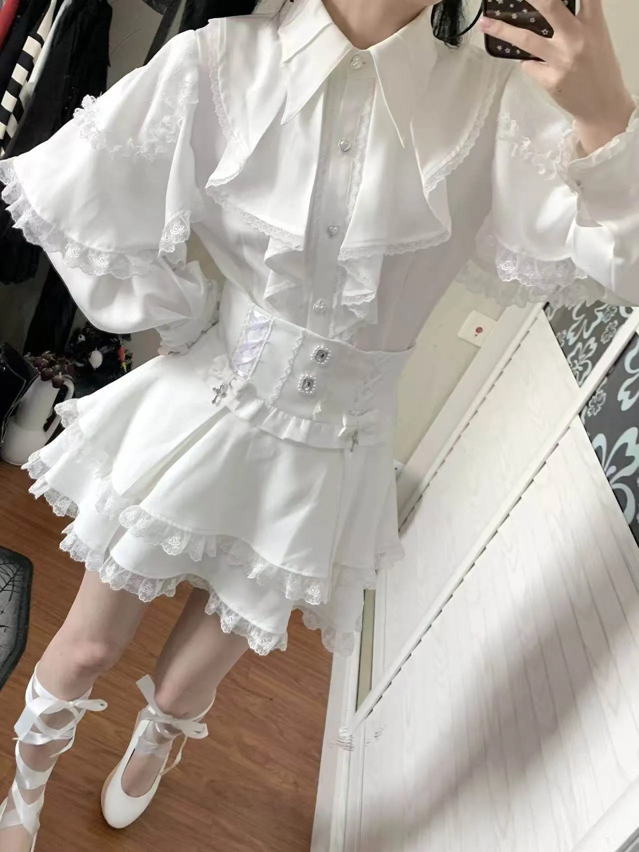 Dark Wing Love Gothic Ryōsangata Jiraikei Lace Two-Piece Set