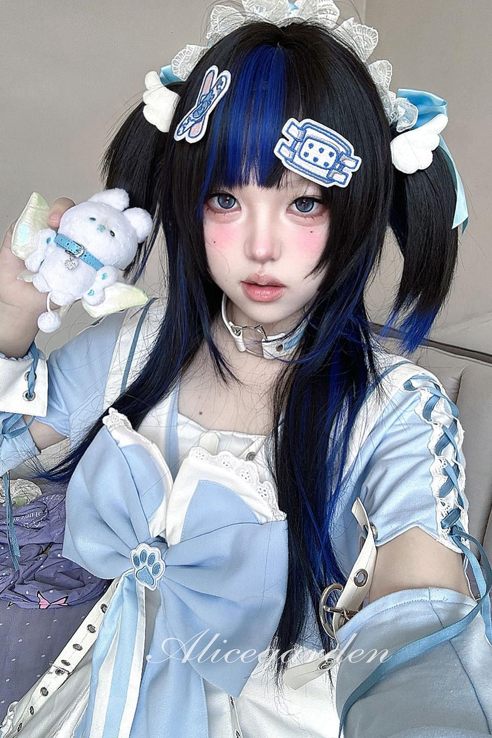 Ultramarine Highlights Long Black Curly Wig