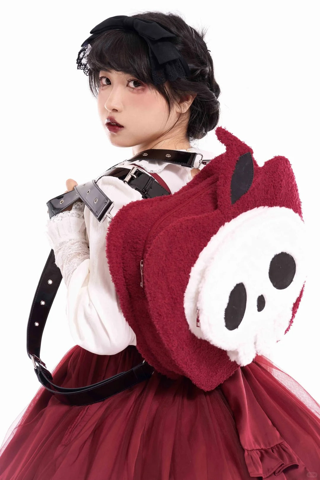 Gothic Style Novelty Irregular Apple Skull Bag