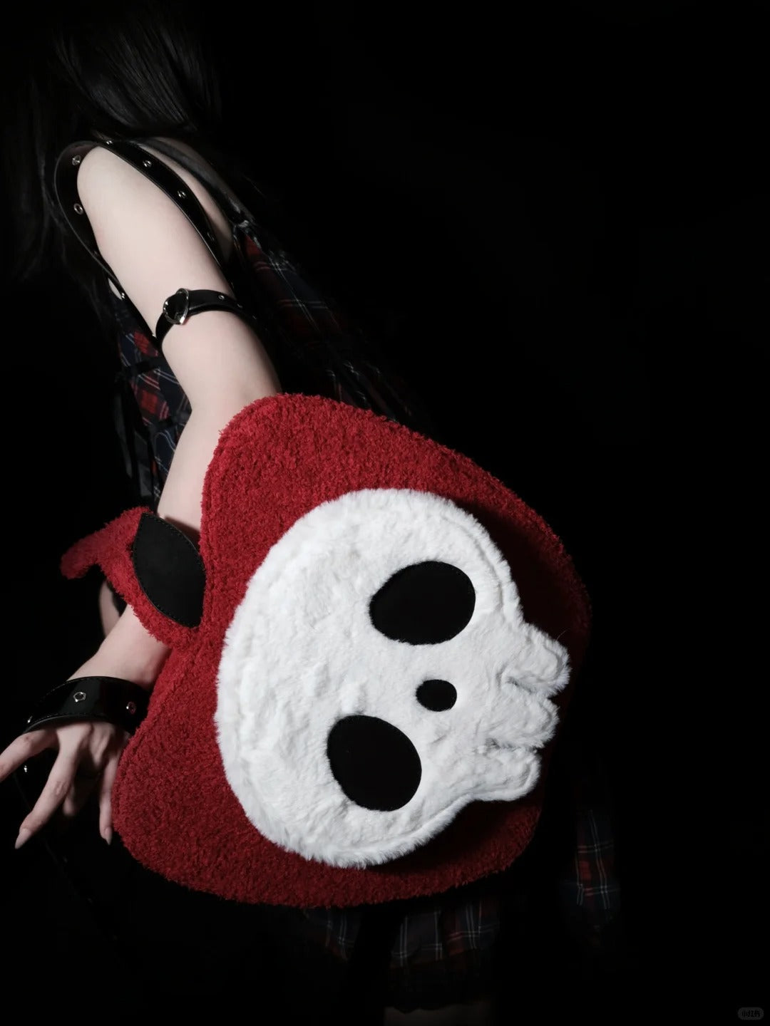 Gothic Style Novelty Irregular Apple Skull Bag