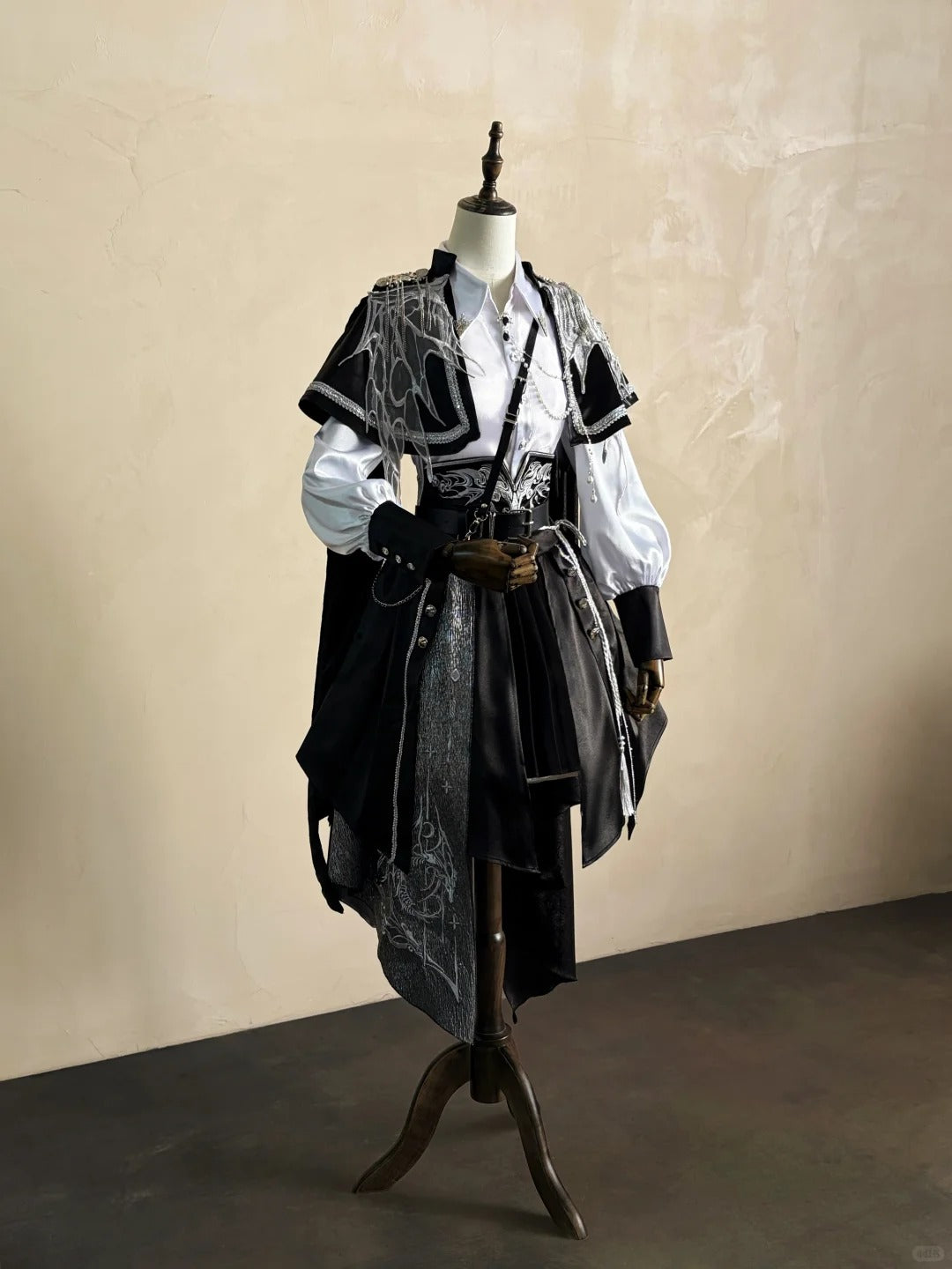 Dragon Radiance · Silver War Cosplay Set