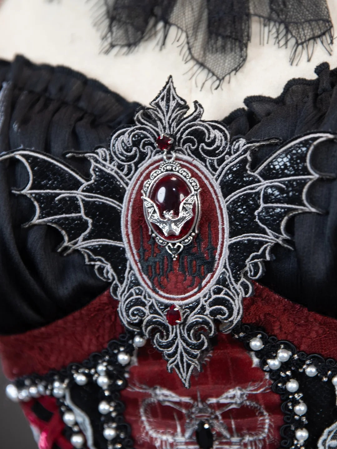 Robe JSK gothique Lolita « Black-Red Dragon Bone »