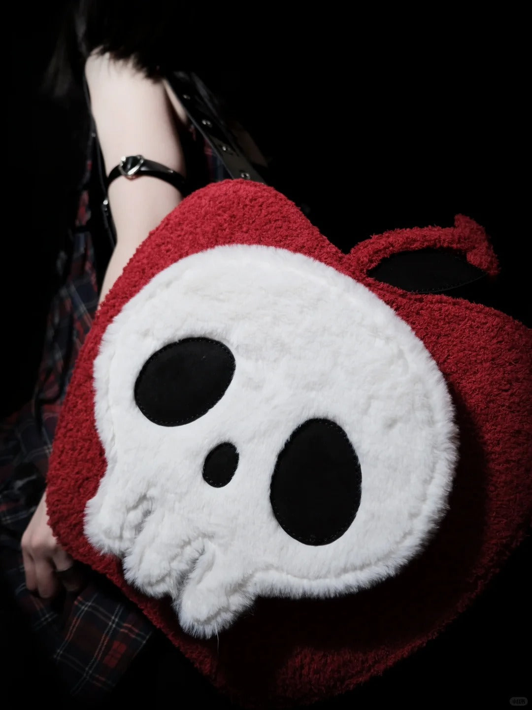 Gothic Style Novelty Irregular Apple Skull Bag