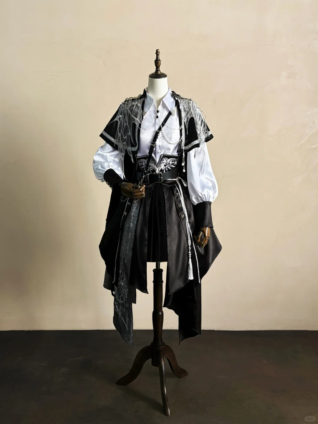 Dragon Radiance · Silver War Cosplay Set