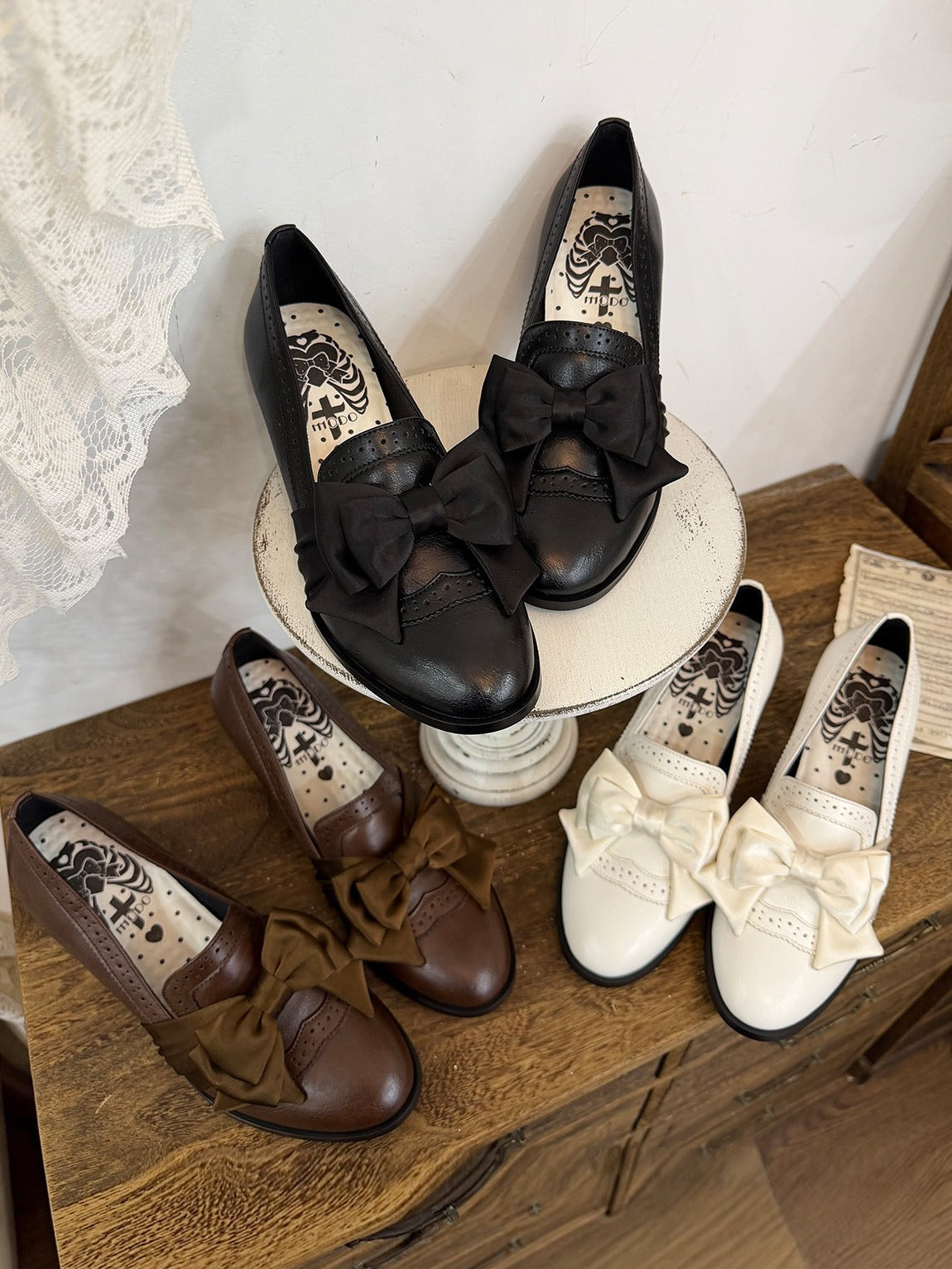 Old Notes Lolita Retro Brogue Carved Mid-Heel Shoes