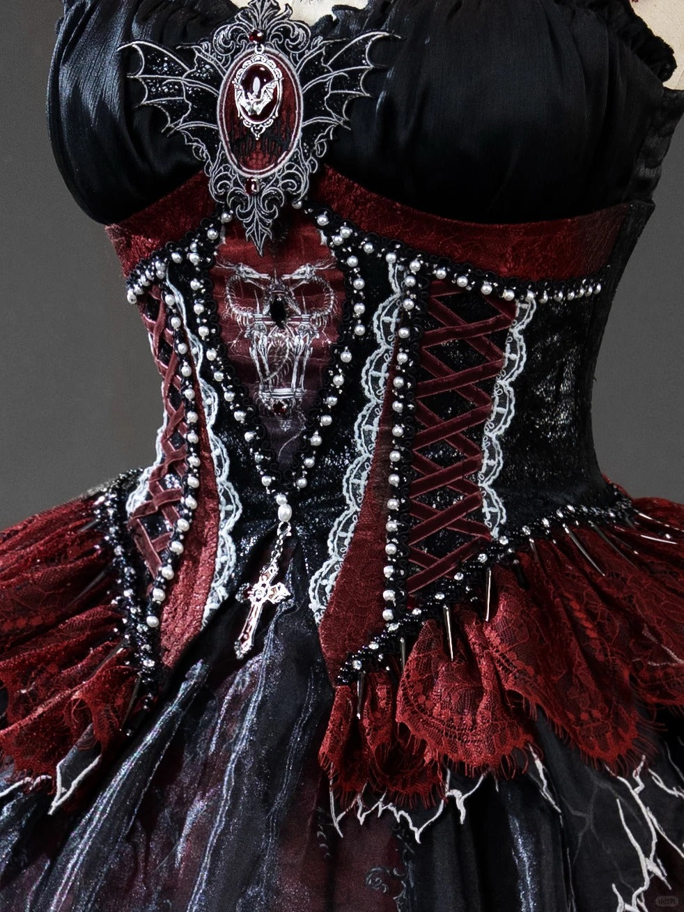 Robe JSK gothique Lolita « Black-Red Dragon Bone »