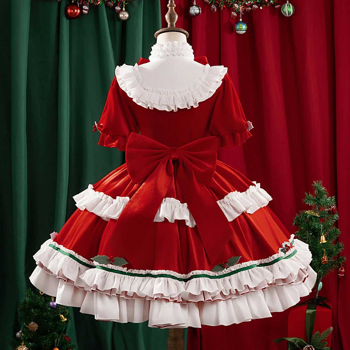 Emma Woods Gardener Lolita Christmas Cosplay Costume Set