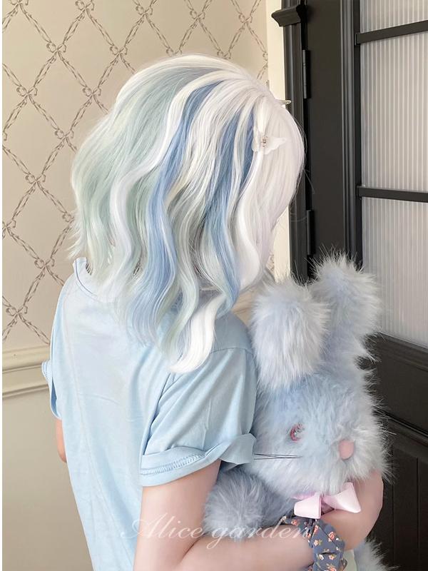 Short White Curly Jirai kei Wig with Blue Highlights