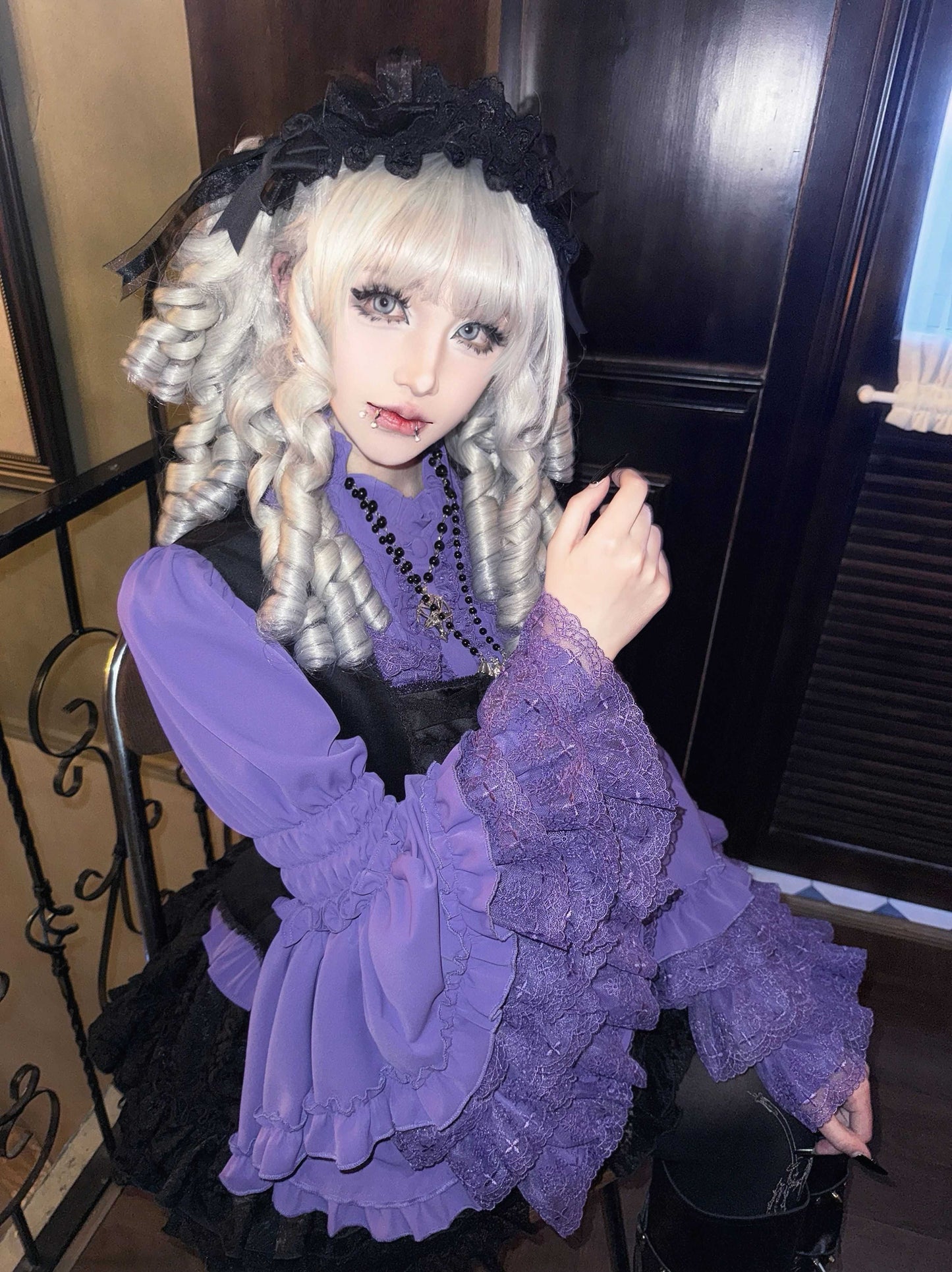 Lolita Gothic Vintage Hime Sleeve Blouse LE1013