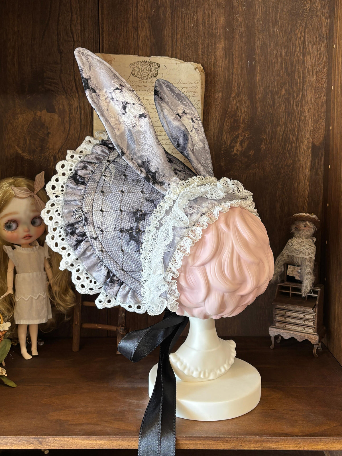 Castle Bunny Black Accessory Full Set