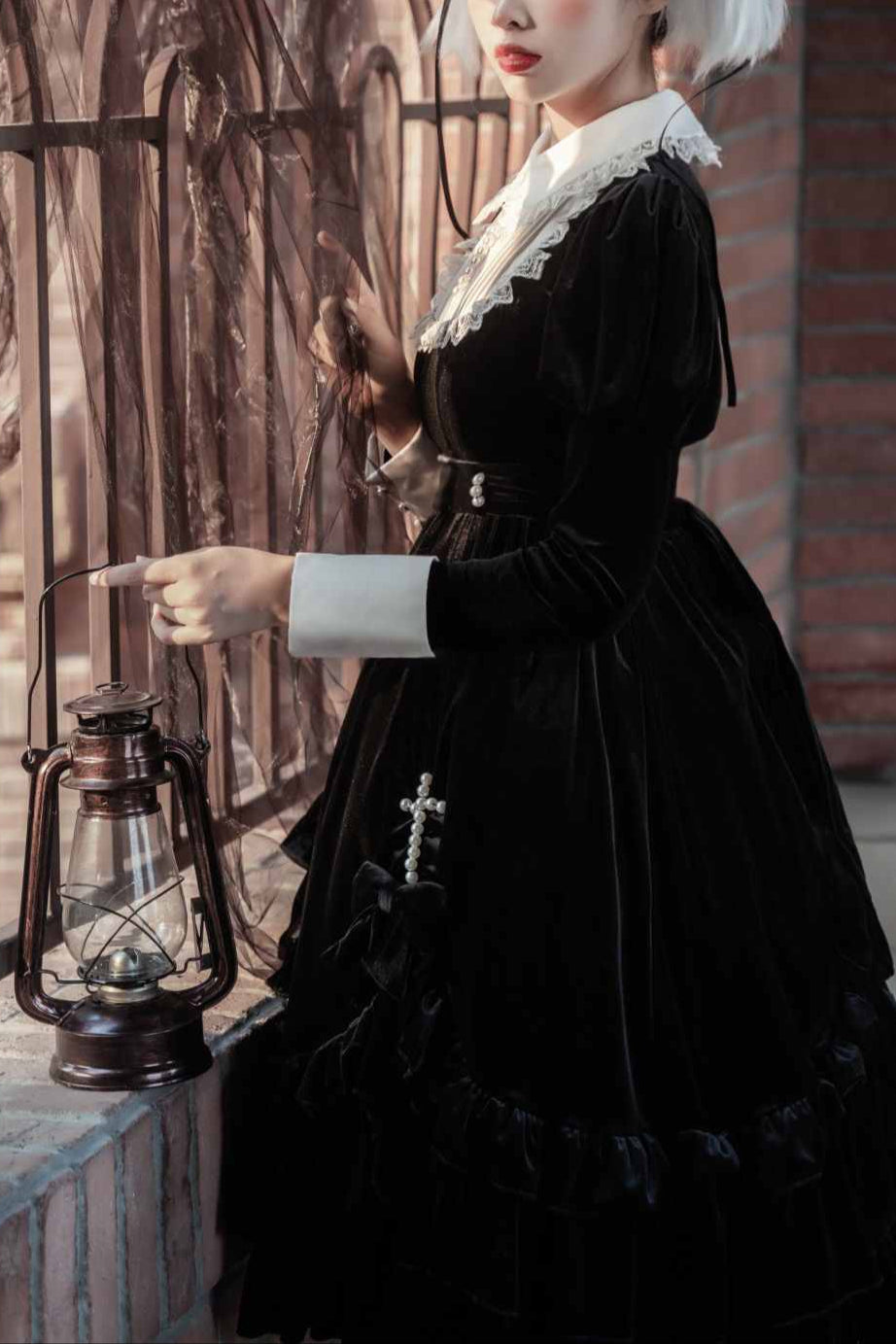 Платье горничной в готическом стиле Лолита LG1035