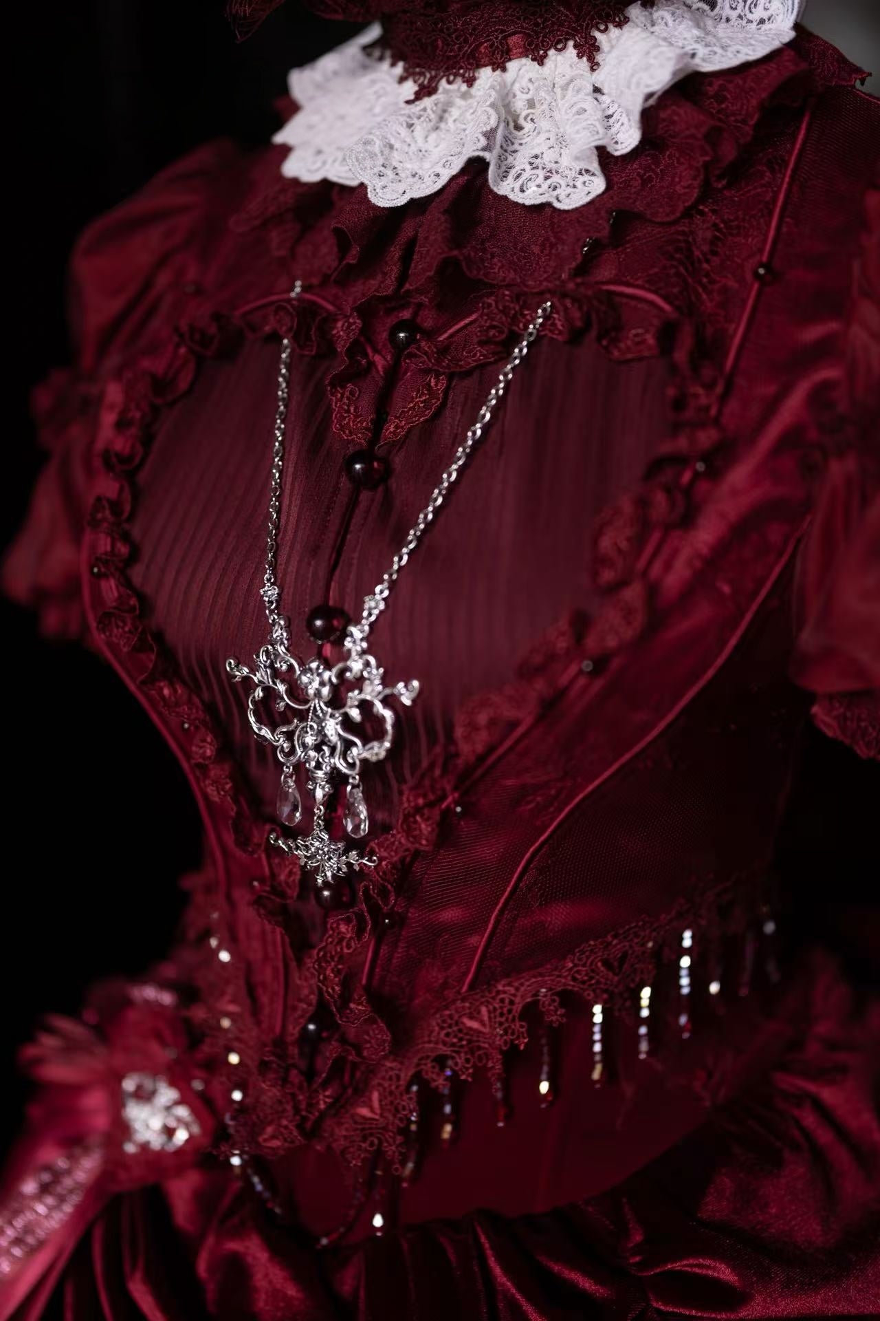Hunting Strawberry Velvet Gothic Sweet Lolita Dress SK & Jacket Set