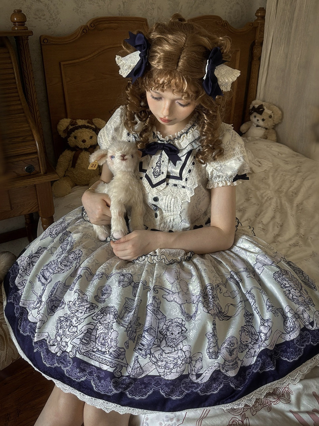Fantasy Lamb Jacquard Print White Classic Lolita OP