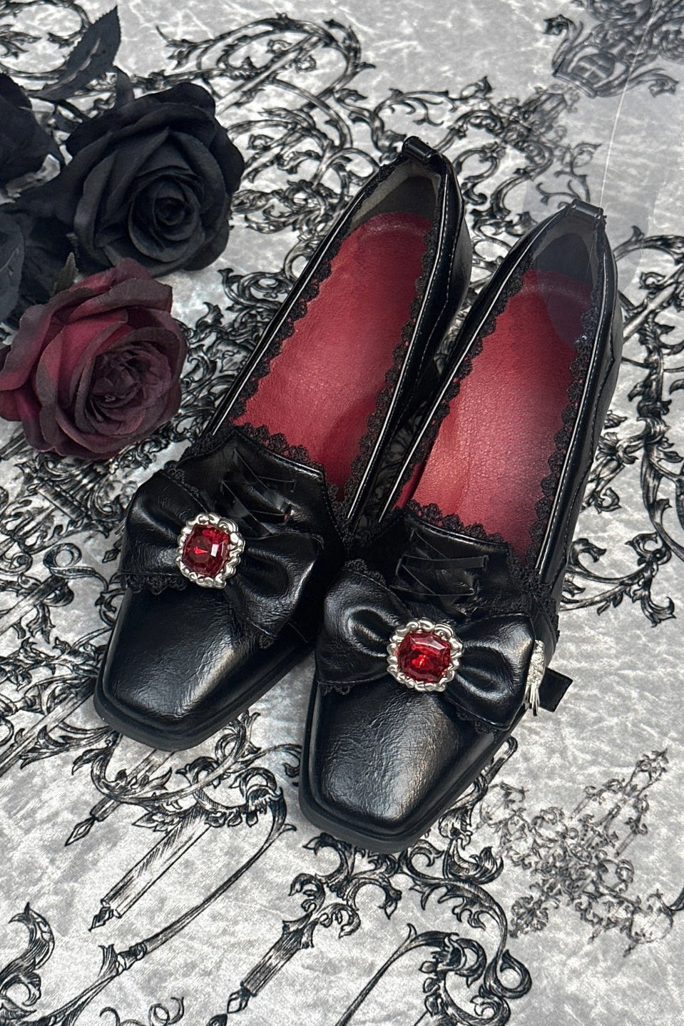 Night Banquet Black Square Toe Gothic Lolita Shoes with Ruby Bow