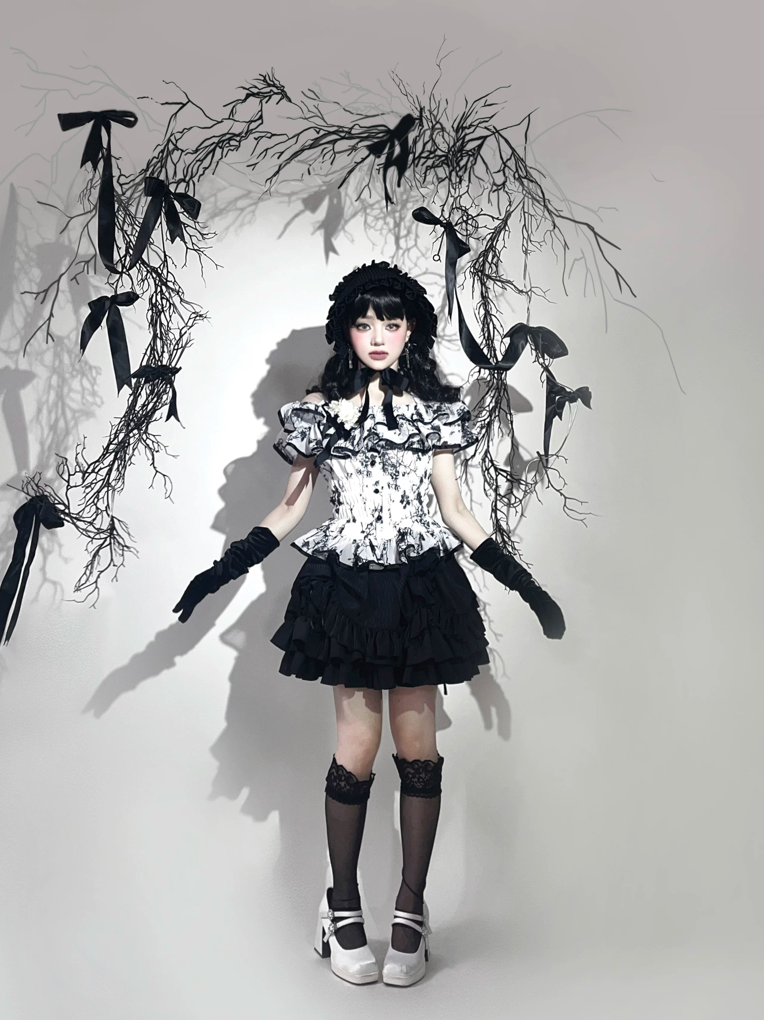 Thorned Rose Gothic Lolita Black Blouse & Skirt Set