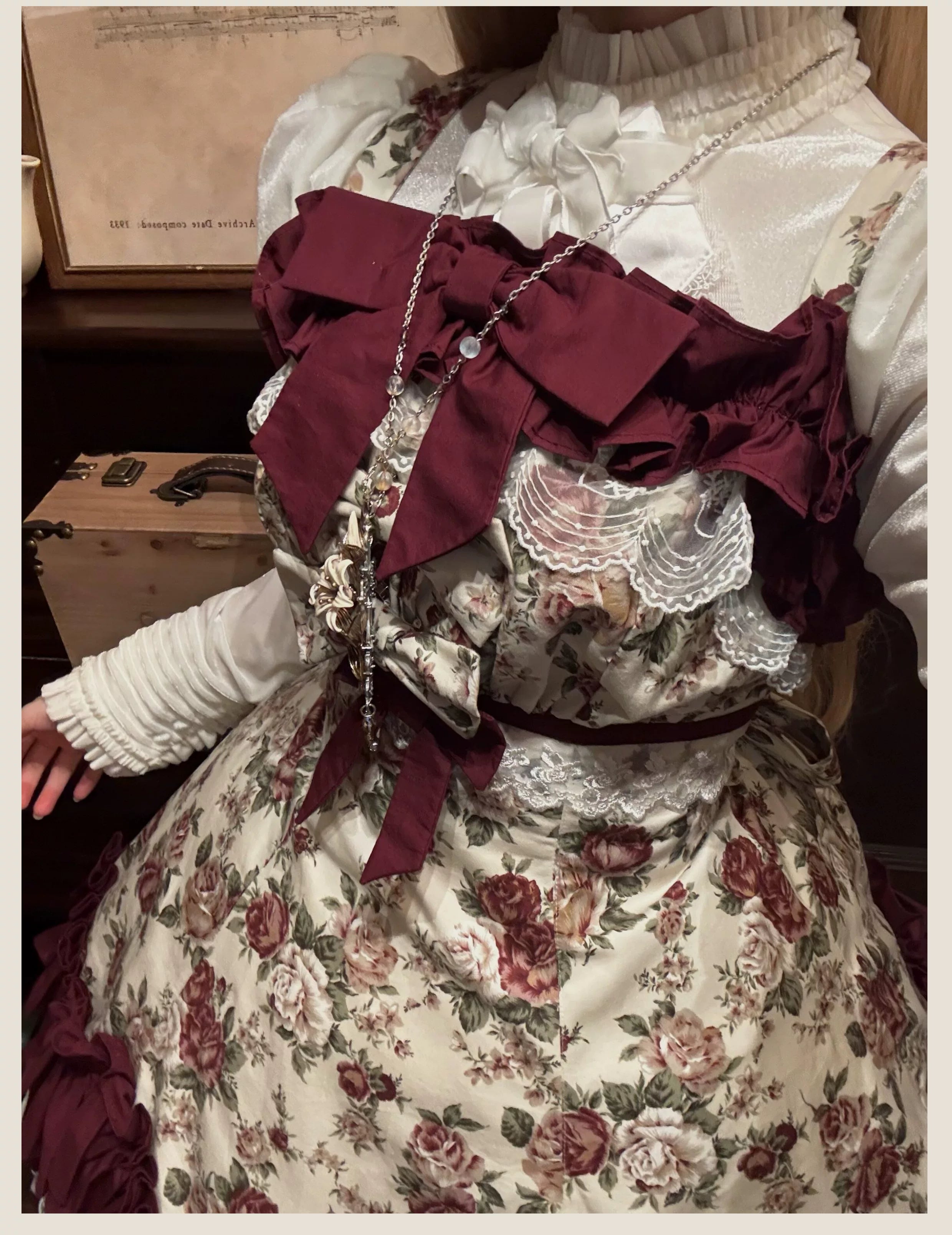 Burgundy Rose Classic Lolita JSK Vintage Japanese Rose Print
