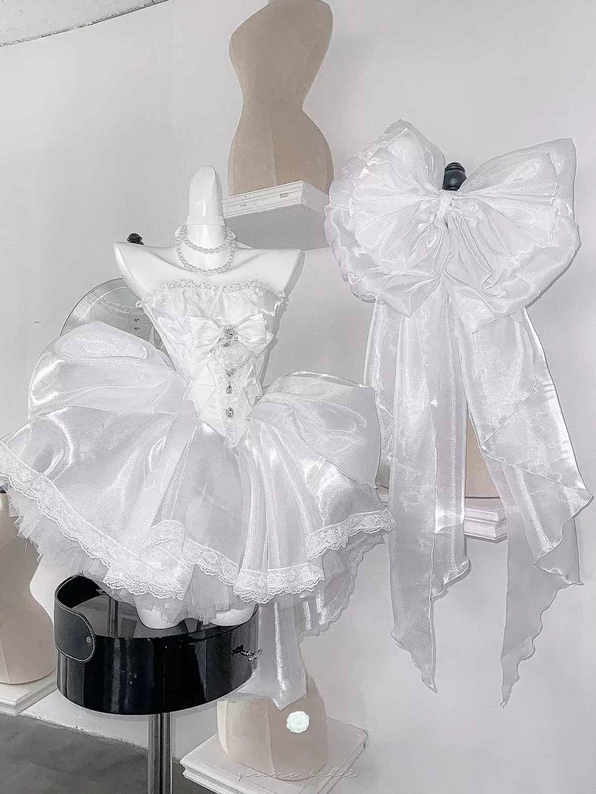 Lolita Elegant Silver White Dress LC1012