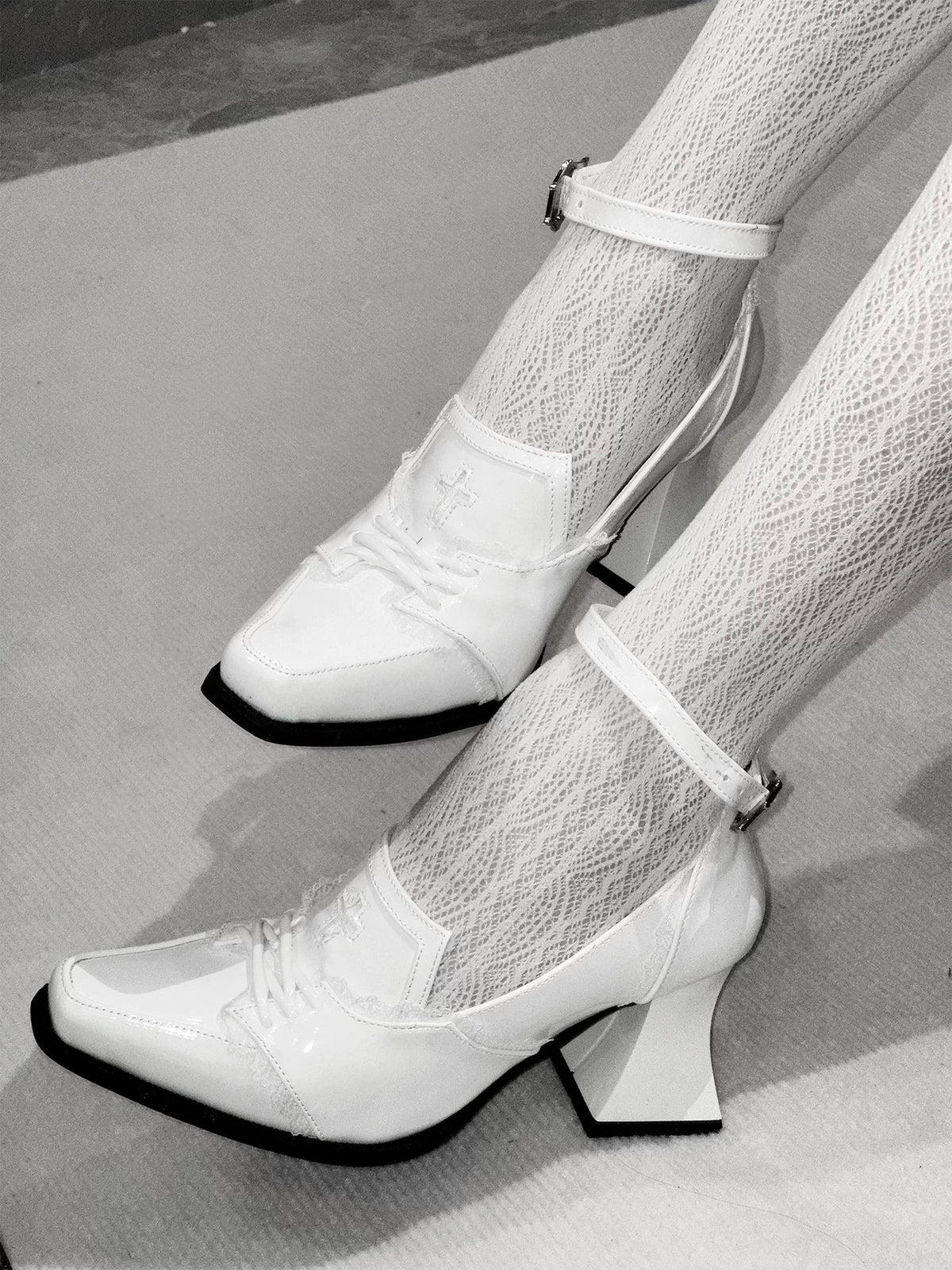 Sanctus Cross Gothic Lolita Block Heel Pointed Toe Pumps