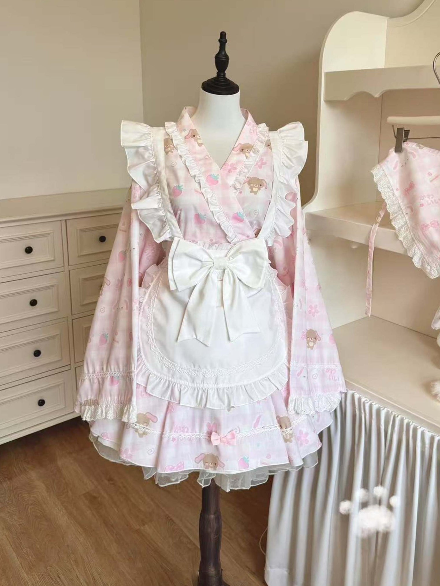Lolita Cute Japanese-Style Maid Outfit LE1050