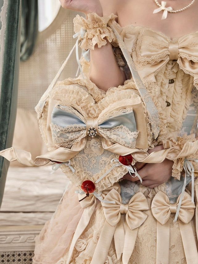 Mousse Rendezvous Rococo Heart Cake Handbag