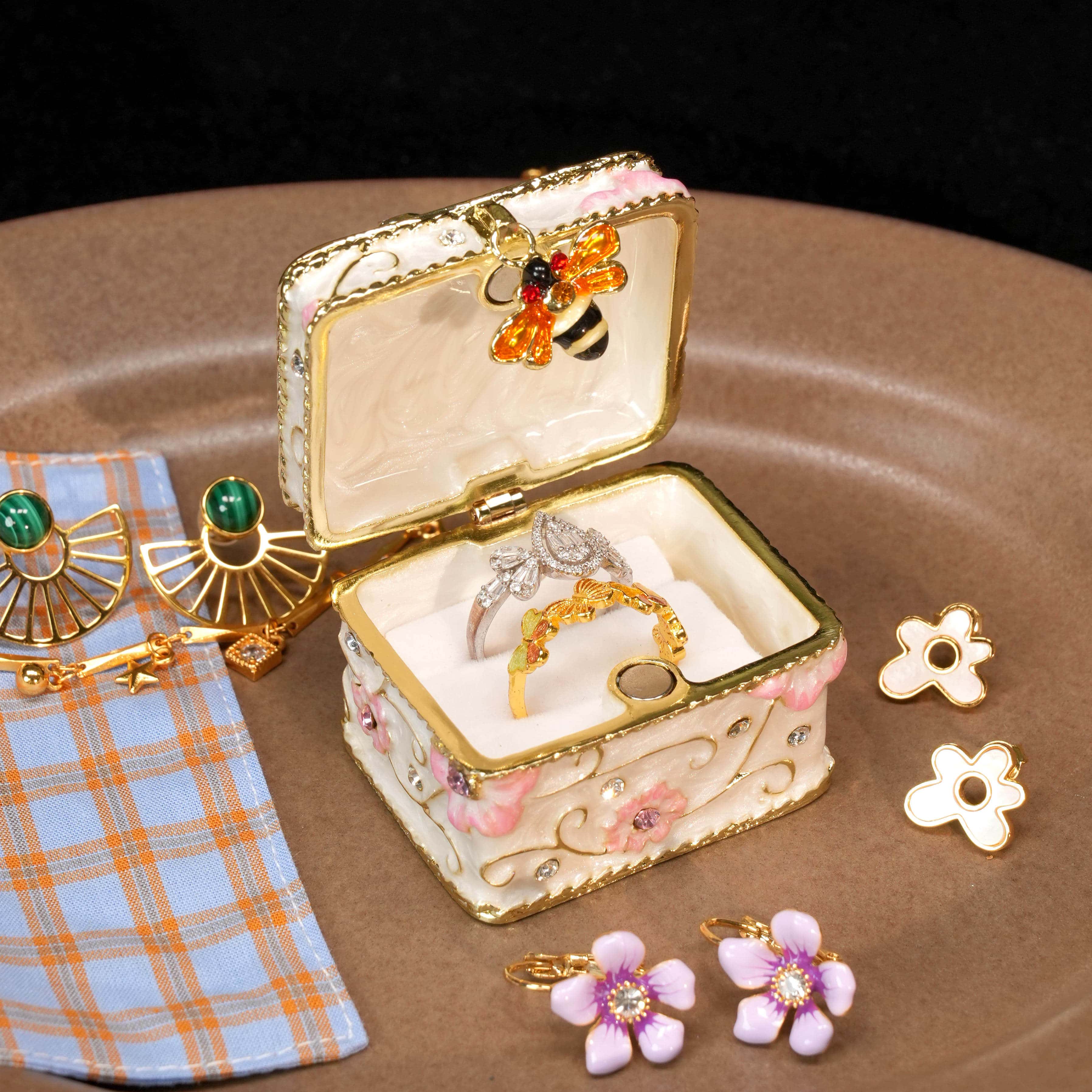 Treasure Chest Bee-Shaped Enamel Ring Jewelry Box Lolita Decor Gift