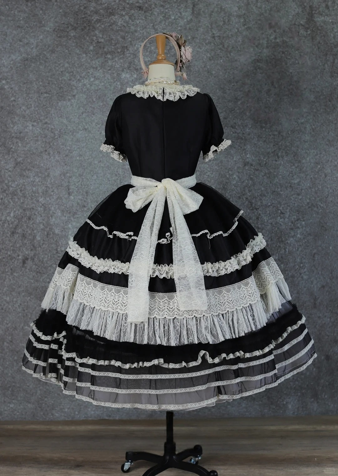 Antique Ball 3.0 Black Ecru Square Neck Lolita Short Sleeve OP Dress