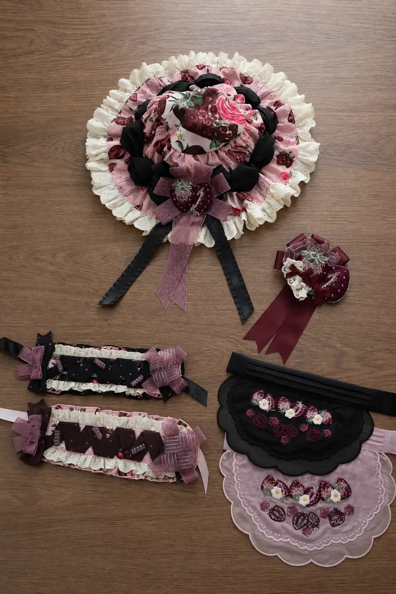 Rotten Berry Fairy Tale Strawberry Embroidery Lolita Accessories Set