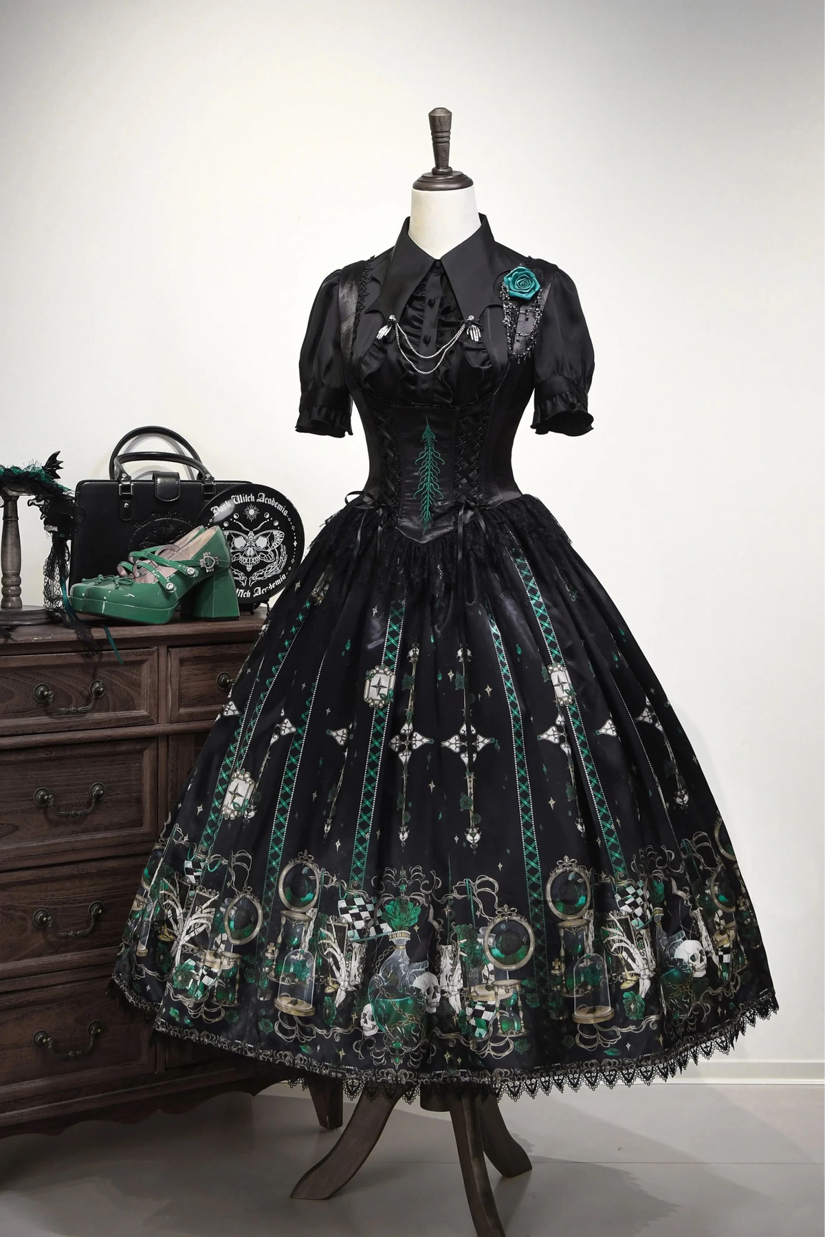 Blood Laboratory Green Skull Potion Print Gothic Lolita Long JSK - LolitaEra