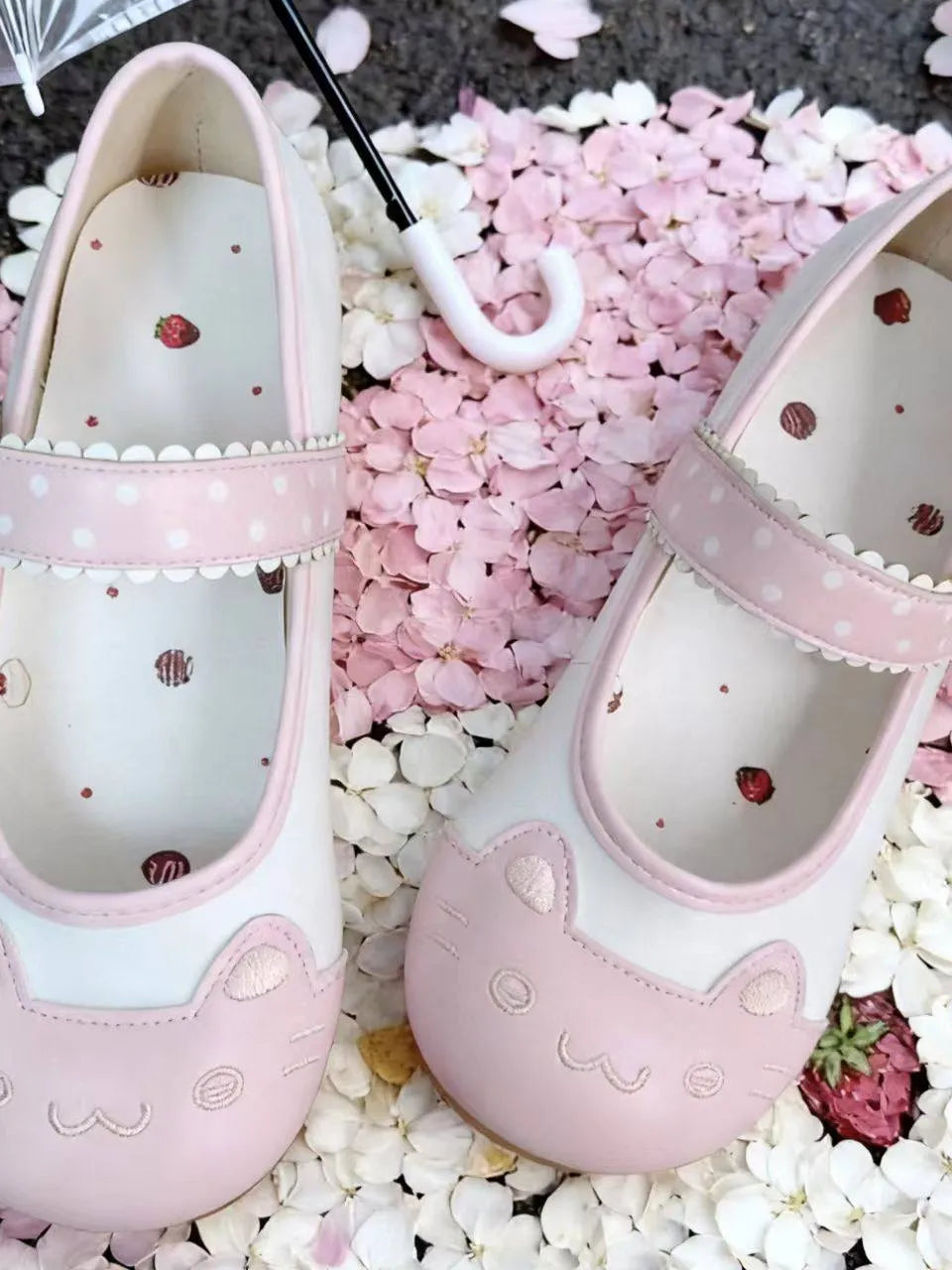 Kitten Biscuit Indoor Shoes 2026 New Summer Cute Flat Big-Toe Shoes Sweet Embroidery Japanese Lolita Shoes