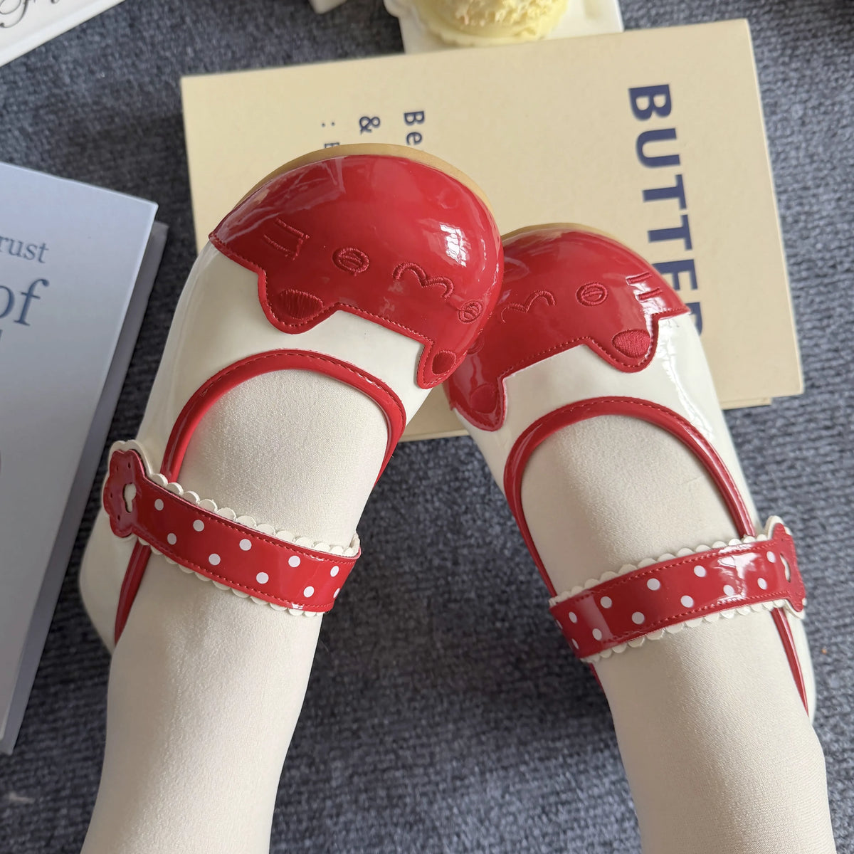 Kitten Biscuit Indoor Shoes 2026 New Summer Cute Flat Big-Toe Shoes Sweet Embroidery Japanese Lolita Shoes