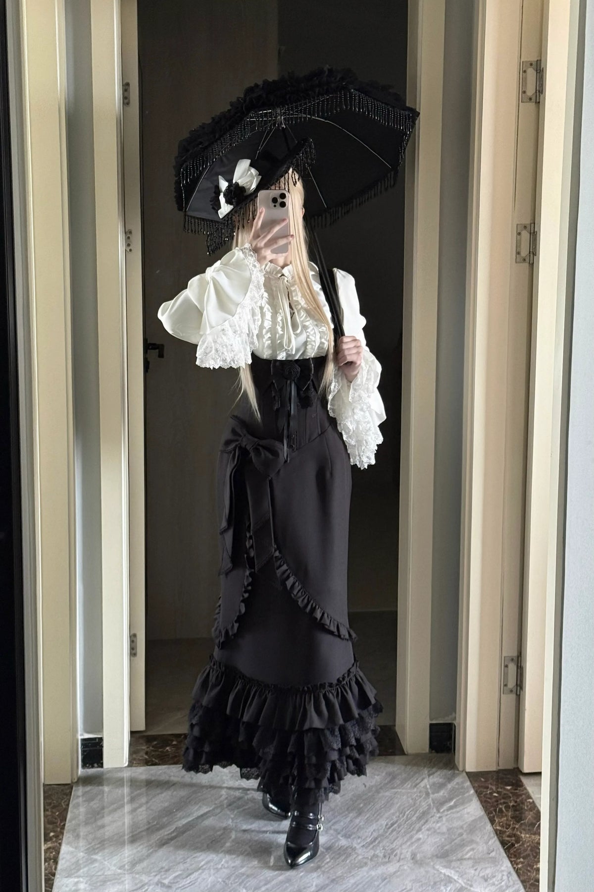 Genuine shirt, french style, "fish tail" cut, hip-accented, Lolita style