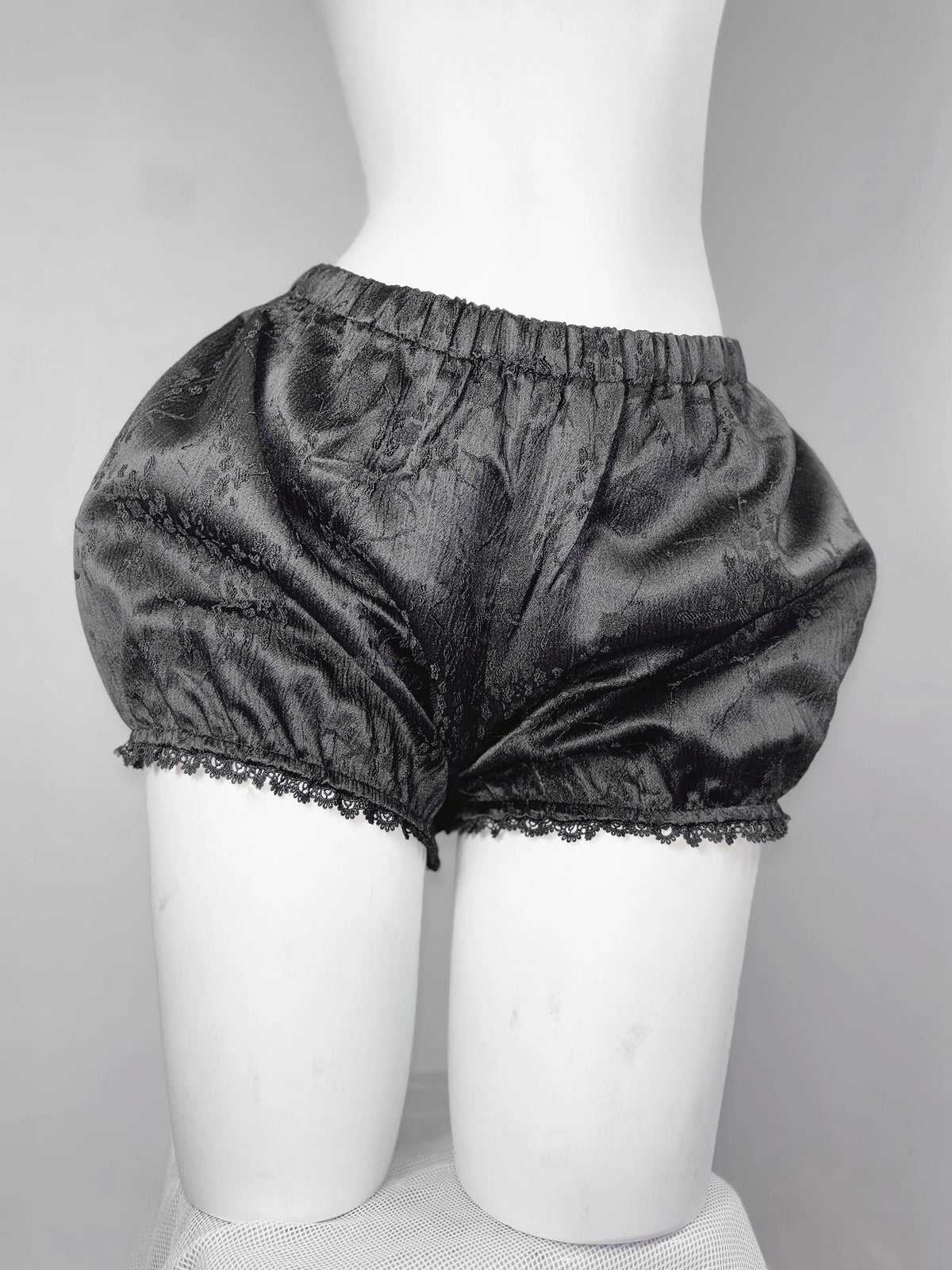 Genuine three dimensional brace, lace split mini-skirt, dress