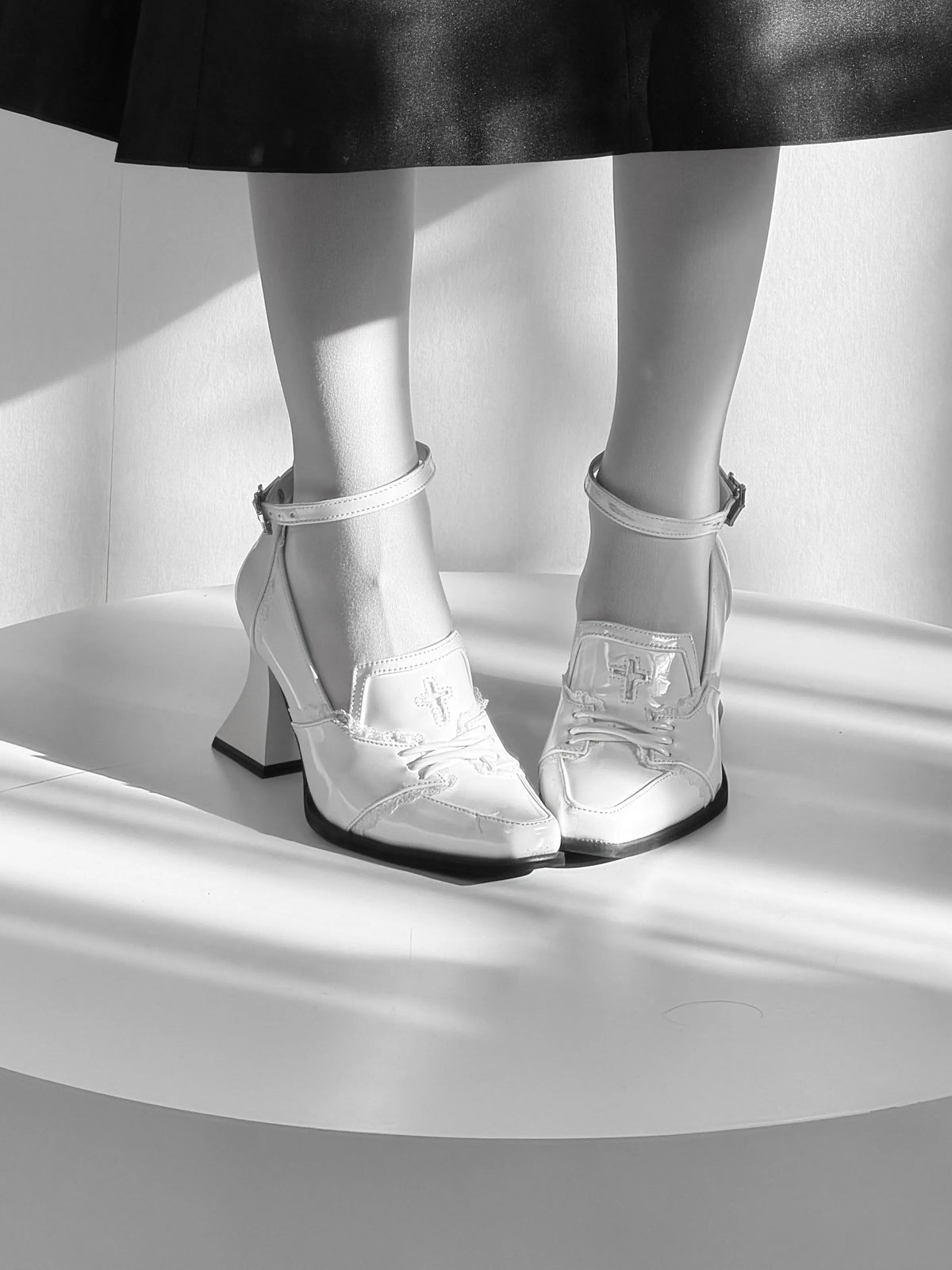 In-stock Holy Cross Chunky Heel Uniform Shoes Vintage Gothic Original High Heel Pointed Toe Subculture Lolita Women's Shoes
