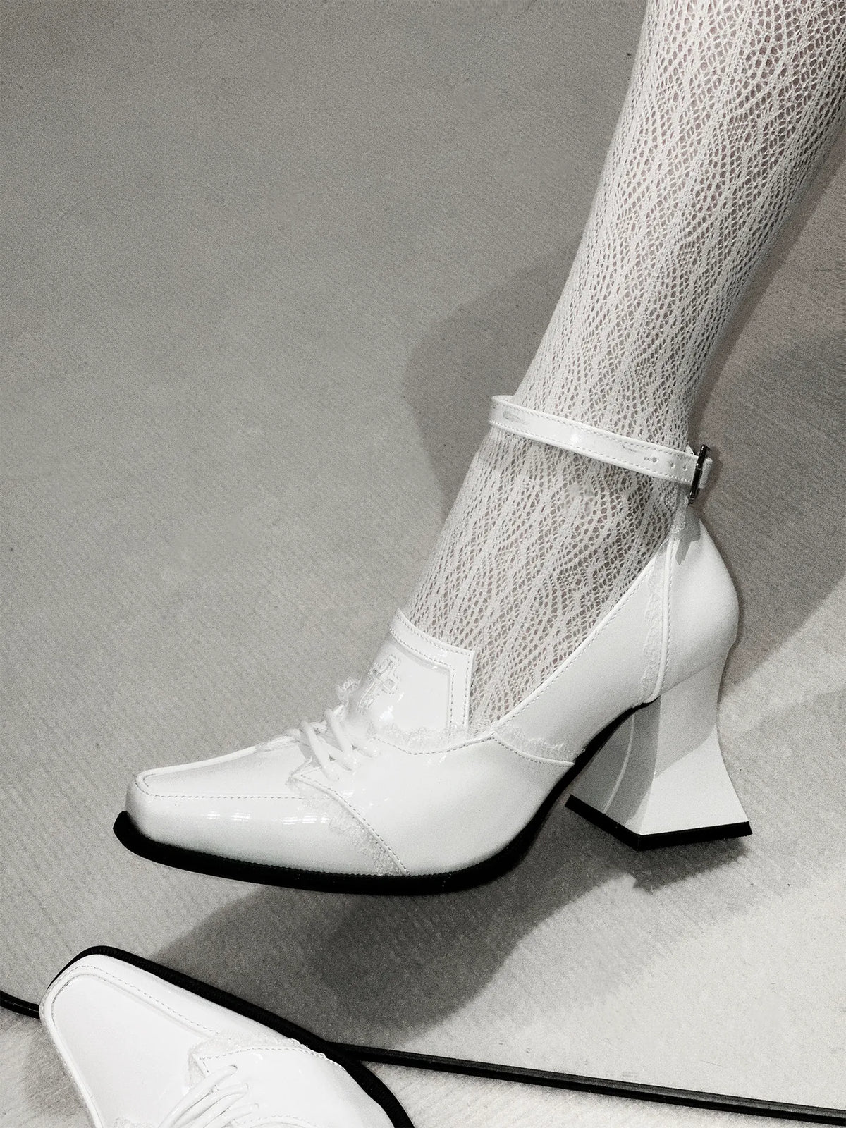 In-stock Holy Cross Chunky Heel Uniform Shoes Vintage Gothic Original High Heel Pointed Toe Subculture Lolita Women's Shoes