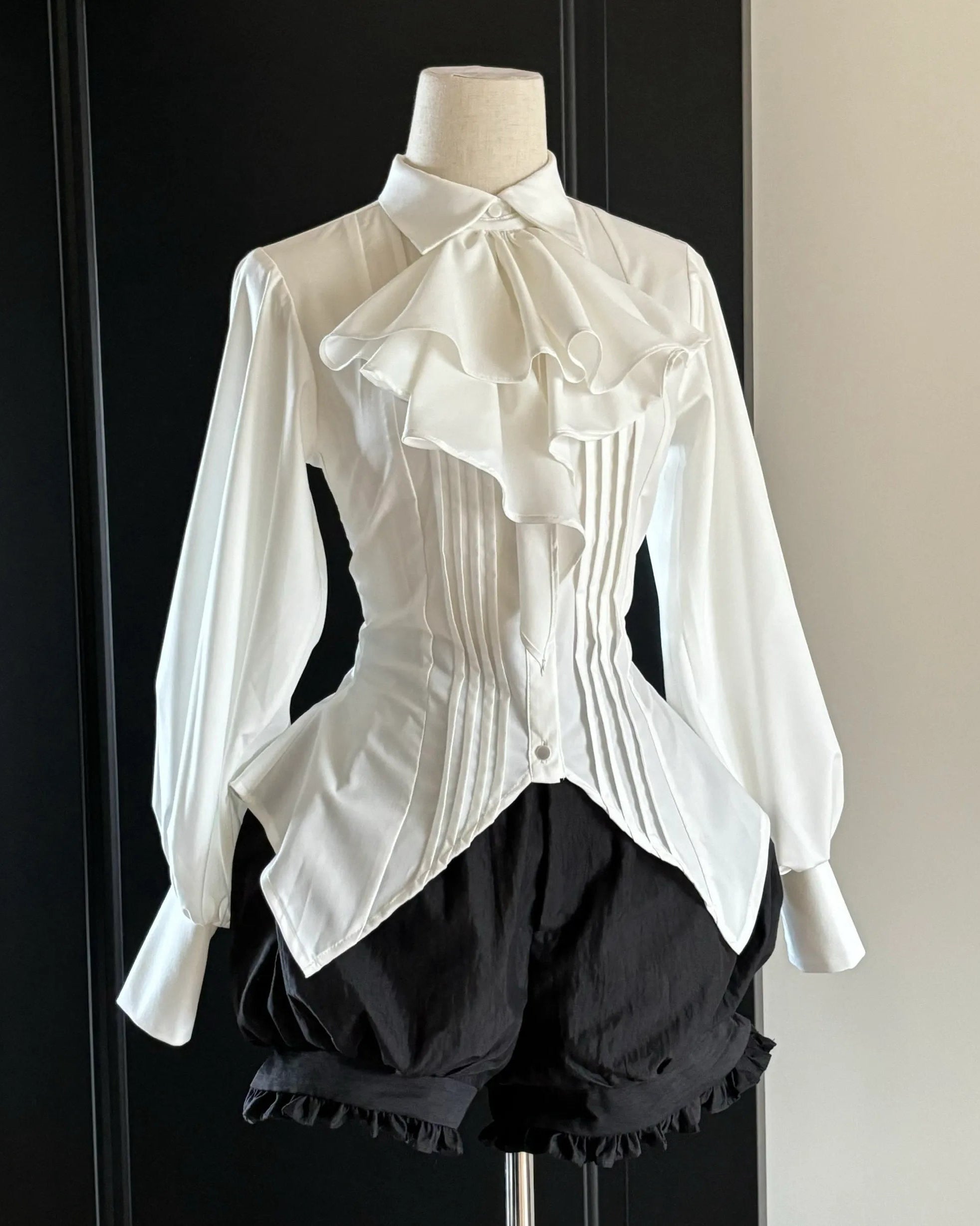 FlowerFairyDaily【Colorless】Kamikyuye lolita Gothic style lantern sleeve long-sleeved shirt
