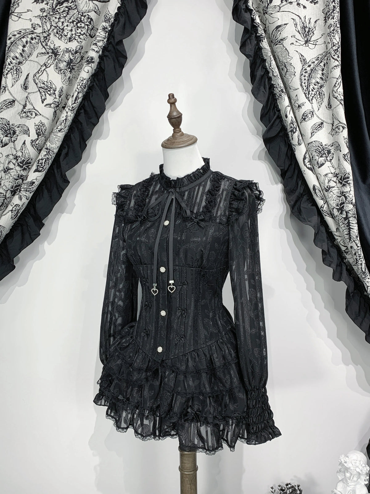 *Rose Bible*Virtual Heaven original design mass-produced bud suit bloomers rose black and white house Japanese style