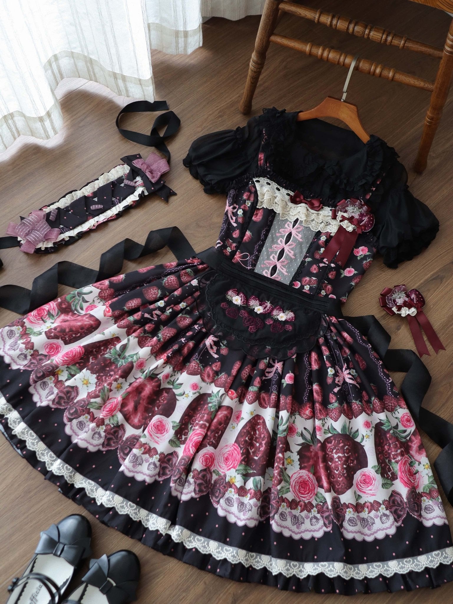 Rotten Berry Fairy Tale Strawberry Print Sweet Gothic Lolita JSK Dress - LolitaEra