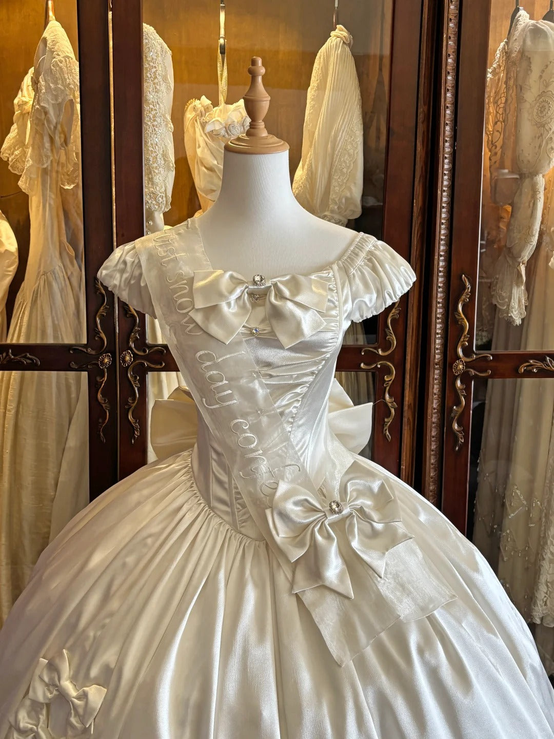 Silver Satin Box Bow Sash Puff Sleeve Classic Lolita OP Dress - LolitaEra
