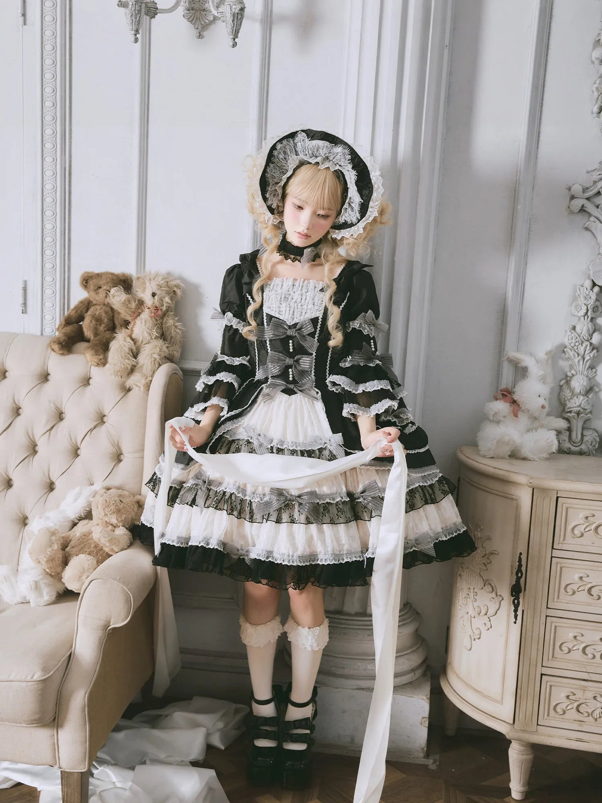 Velvet Cake Doll Pink Black Tiered Ruffle Classic Lolita JSK - LolitaEra