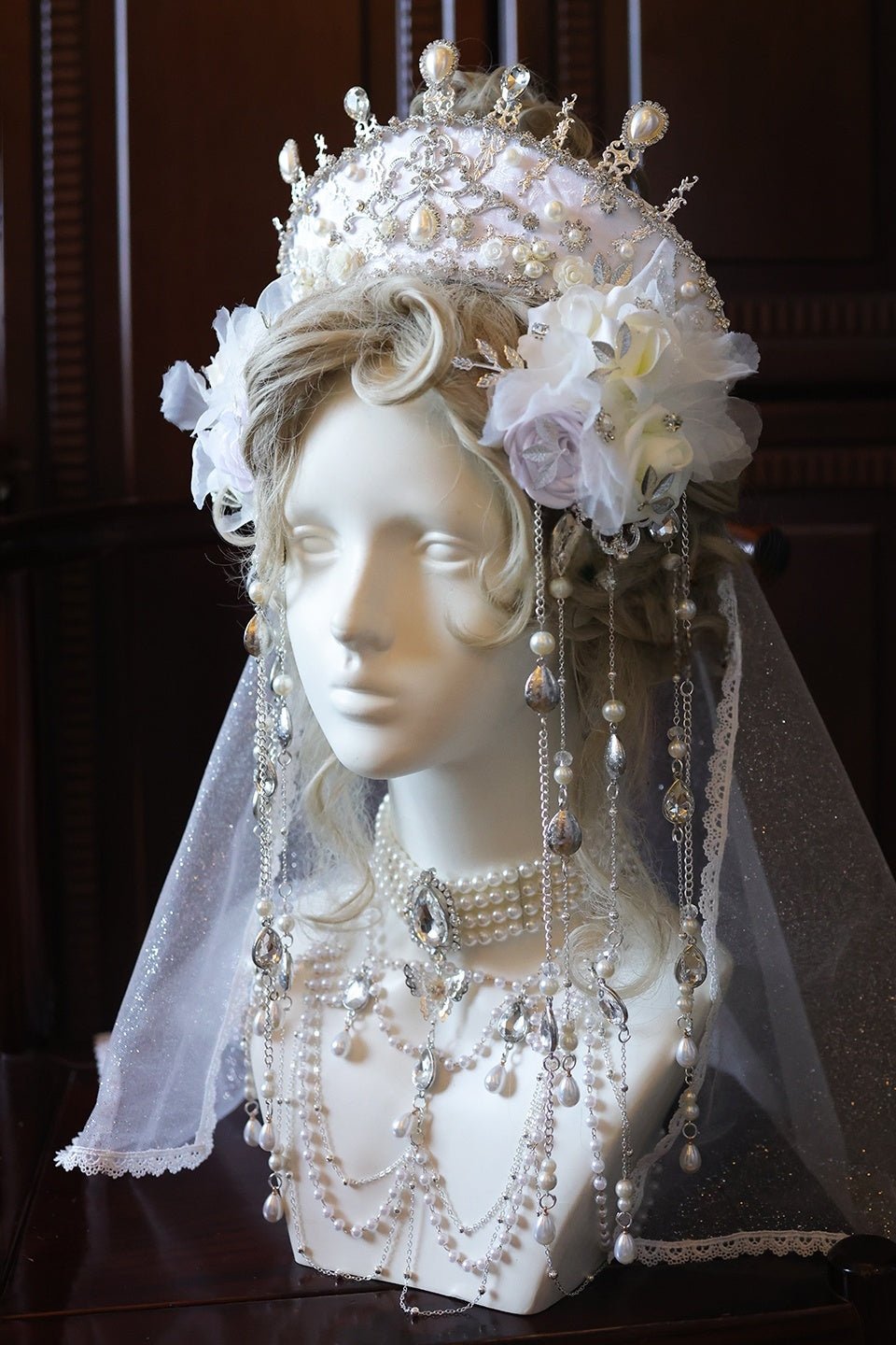 White Bridal Lolita Tiara and Necklace Set LE4154 - LolitaEraCrown+Tassel Clip+VeilWhite Bridal Lolita Tiara and Necklace Set LE4154