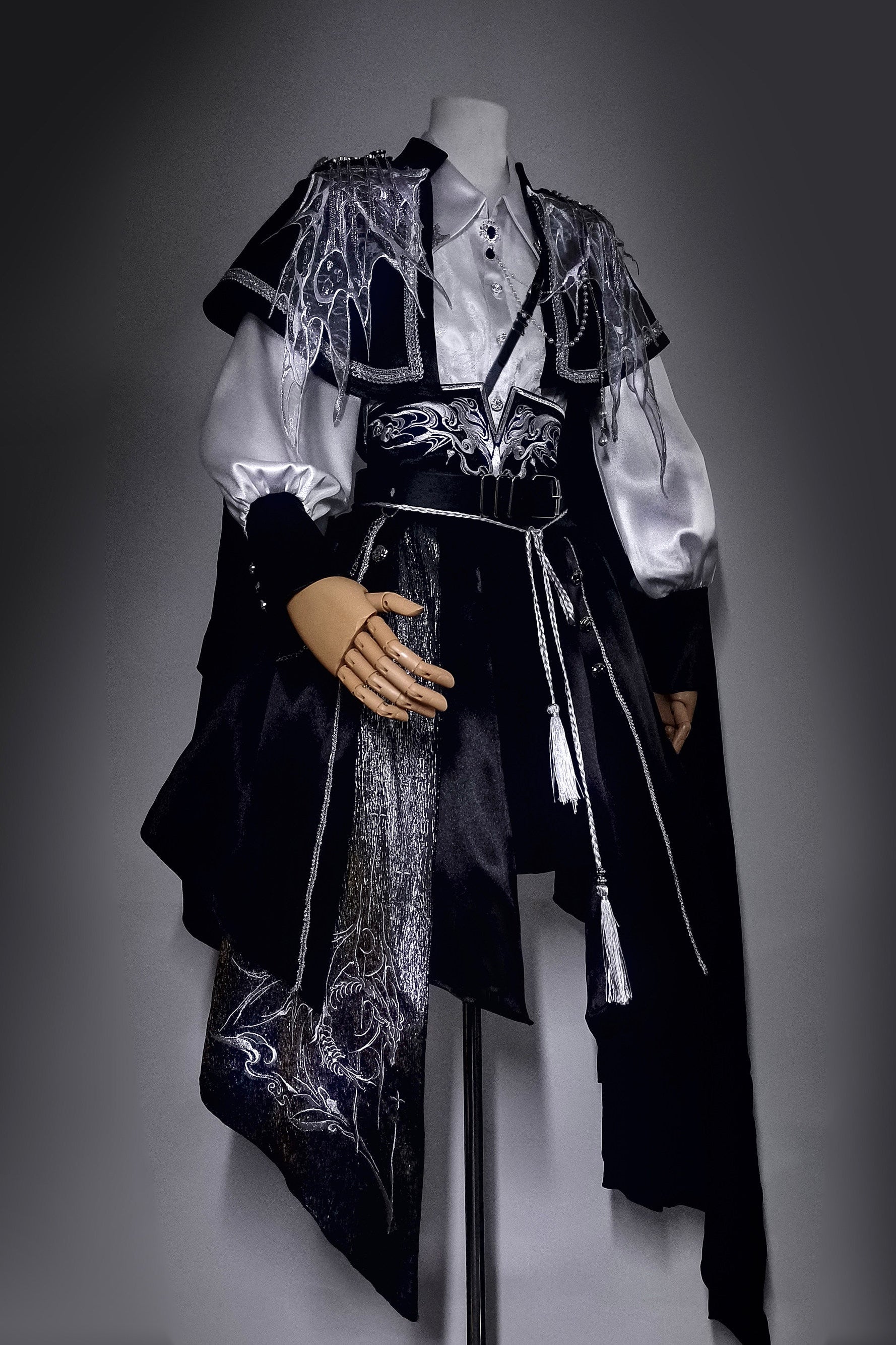 Dragon Radiance · Silver War Cosplay Set