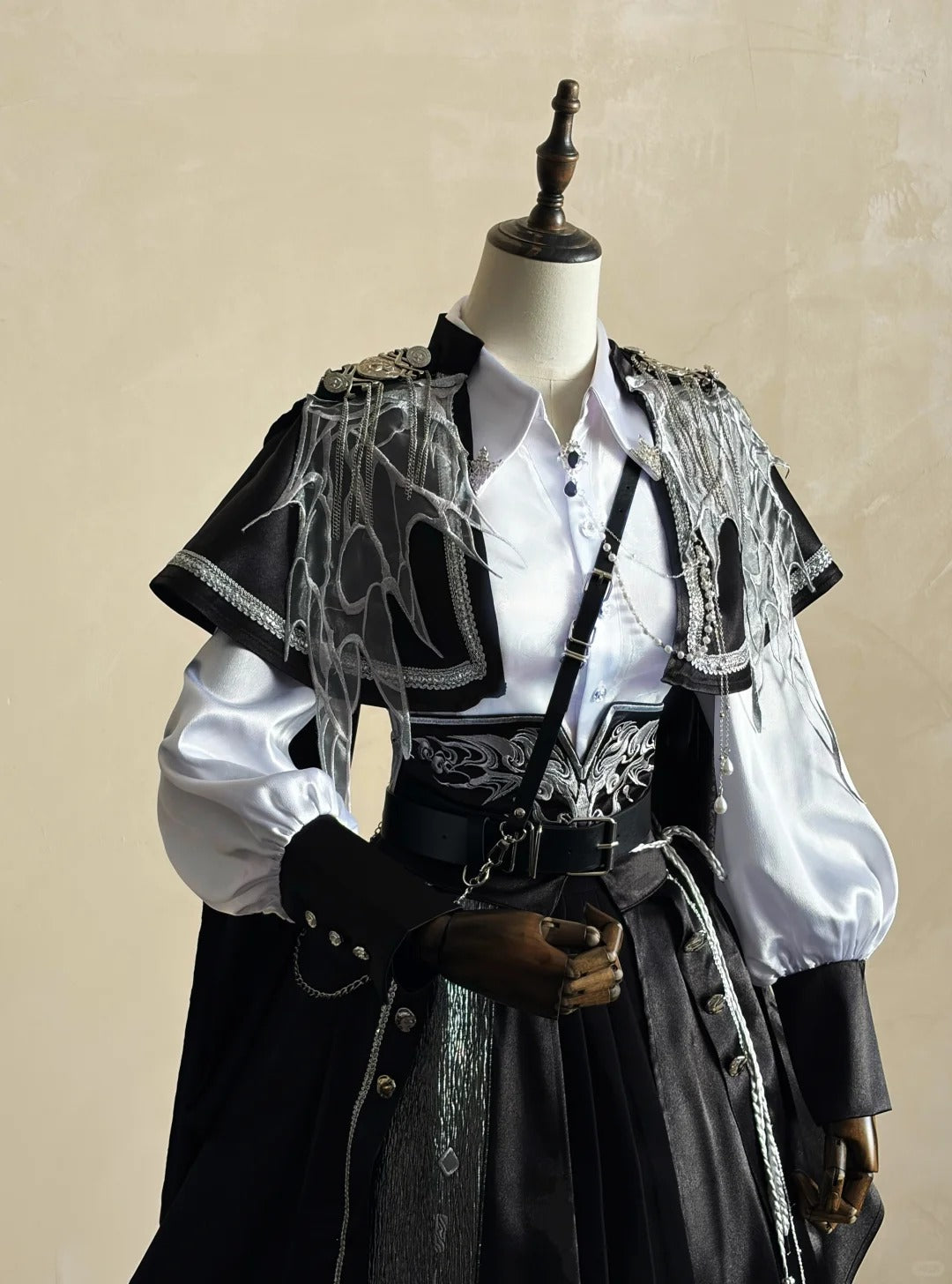 Dragon Radiance · Silver War Cosplay Set