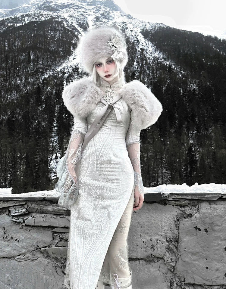 Robe gothique « Murmures du royaume des neiges »