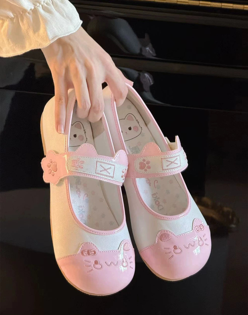 Sweet Lolita Cat Face Mary Jane Shoes with Paw Print Strap