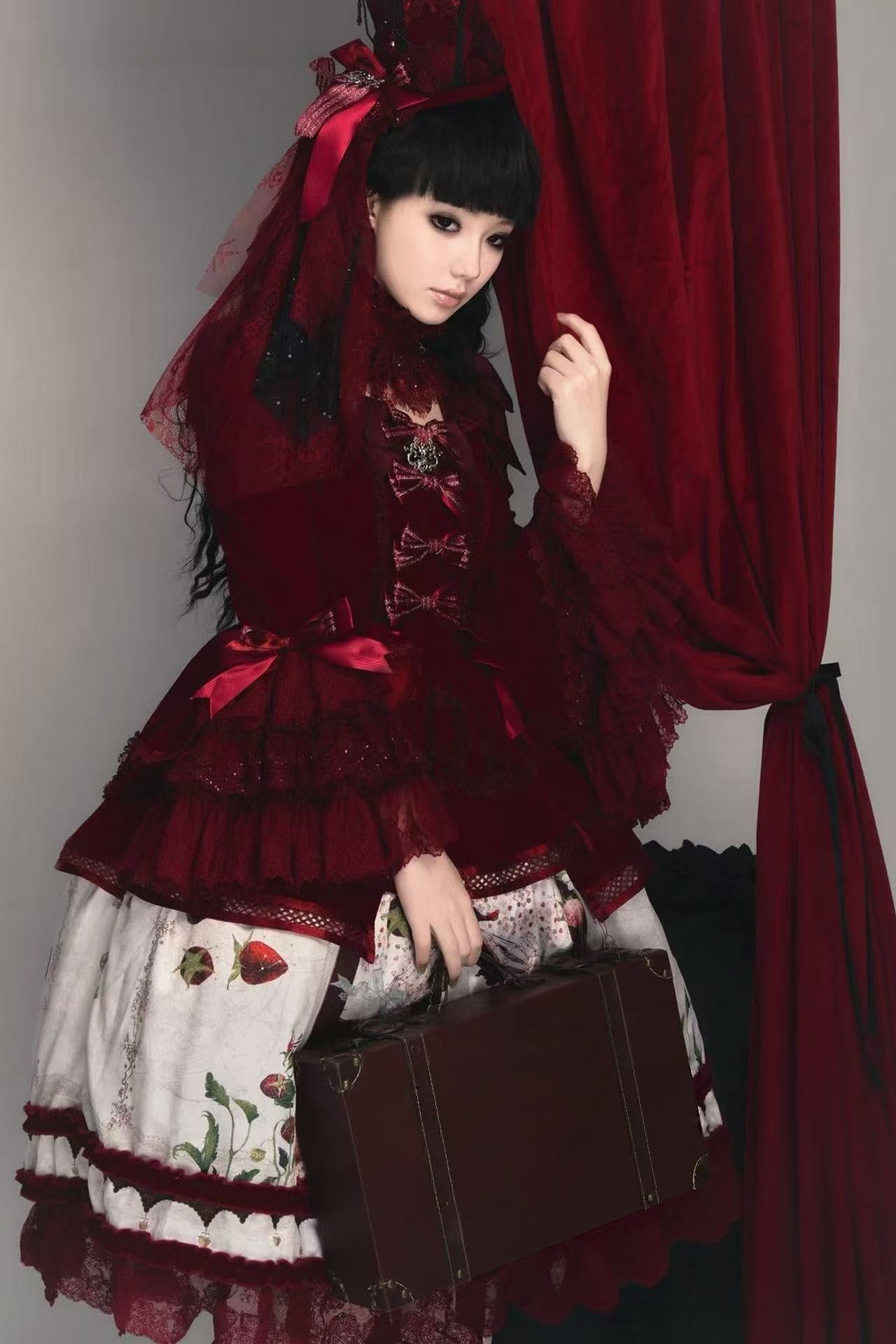 Hunting Strawberry Velvet Gothic Sweet Lolita Dress SK & Jacket Set