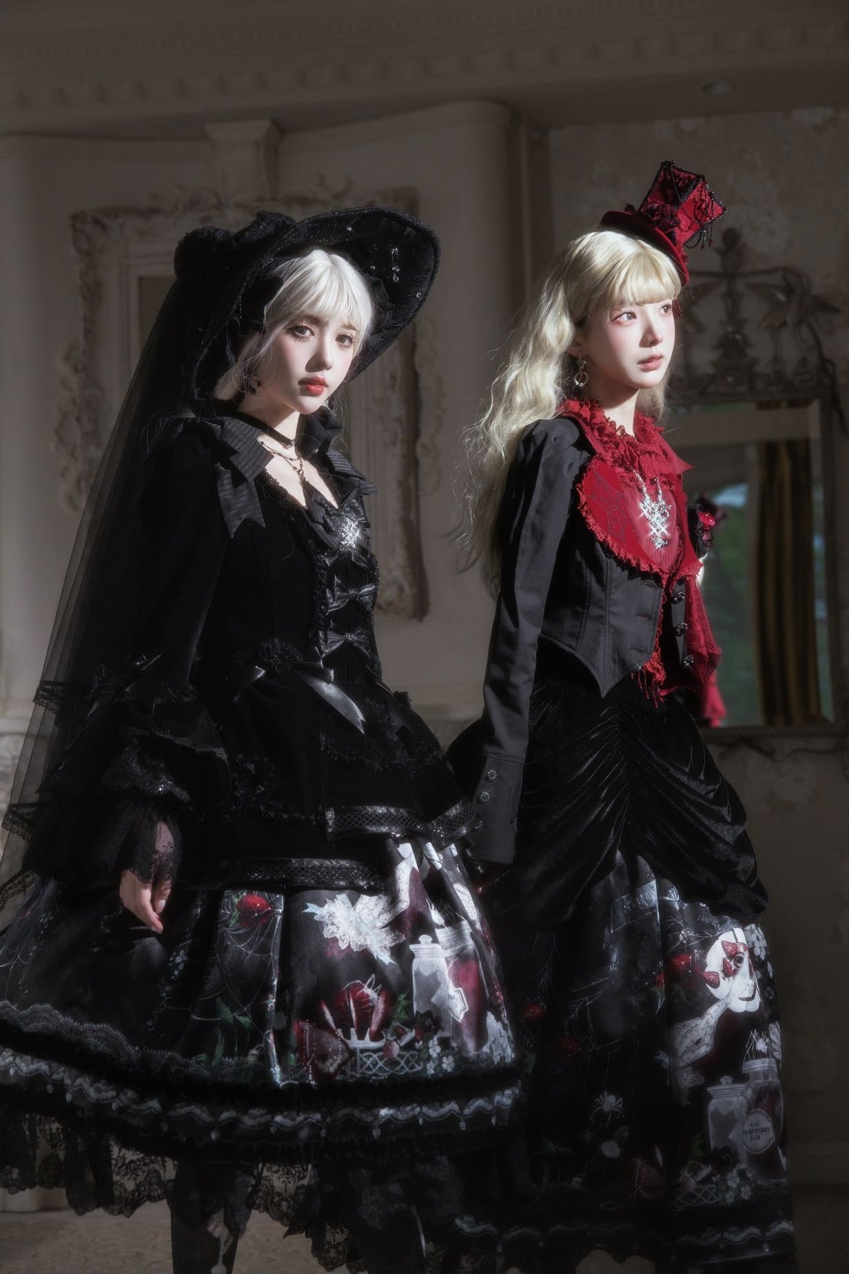 Hunting Strawberry Velvet Gothic Sweet Lolita Dress SK & Jacket Set